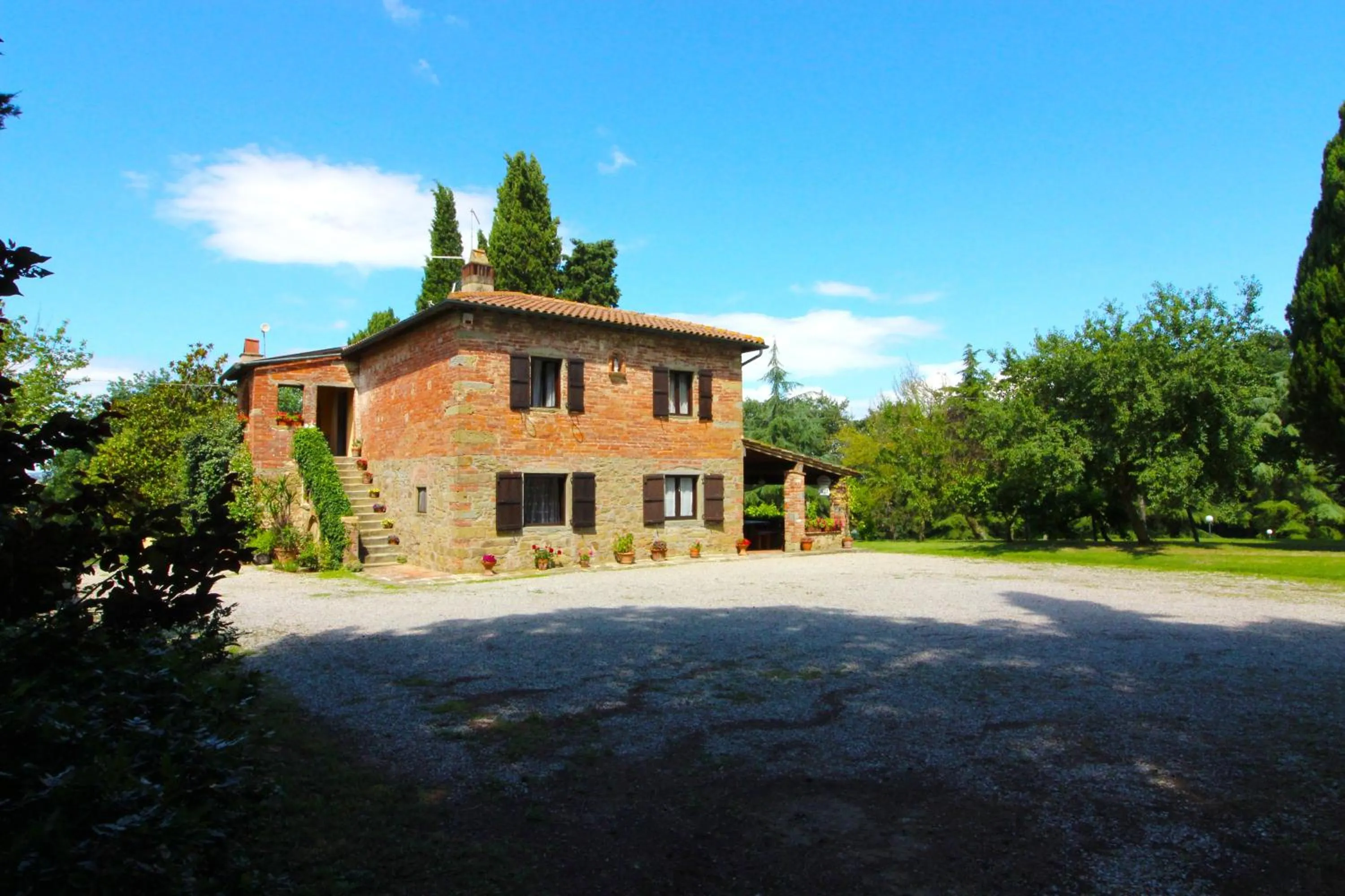 Property building in Villa Cecilia