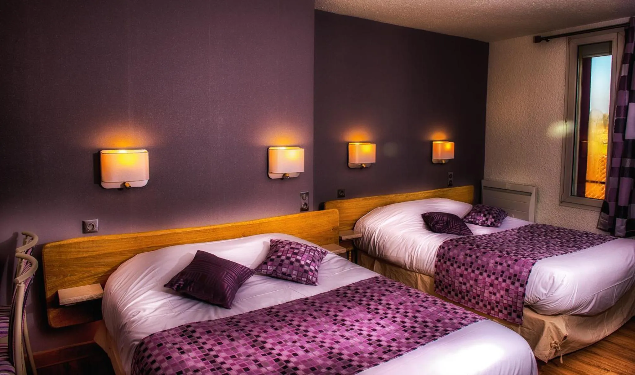 Day, Bed in Logis Le Cheval Rouge