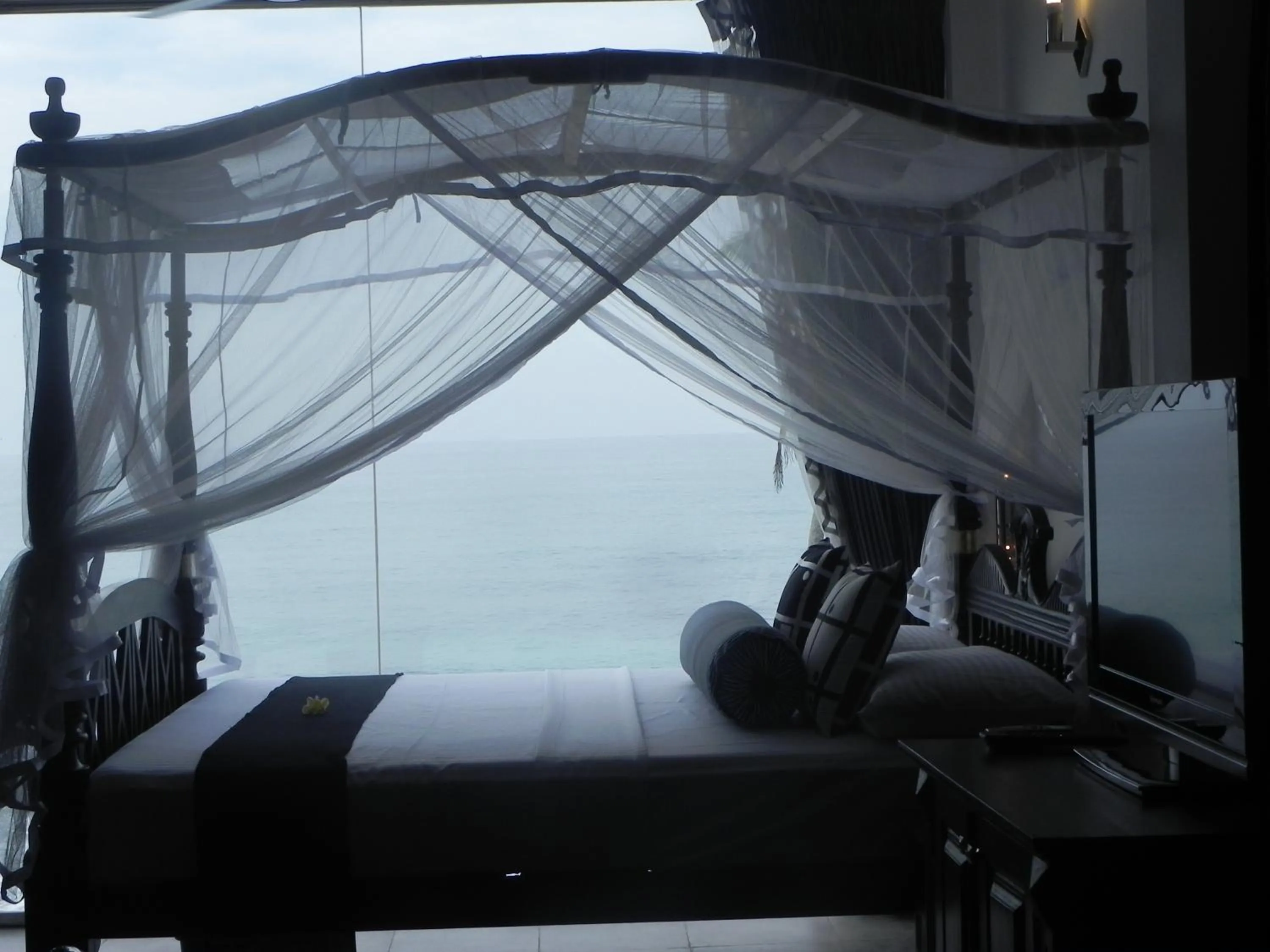 Day in Amanda Beach Villas