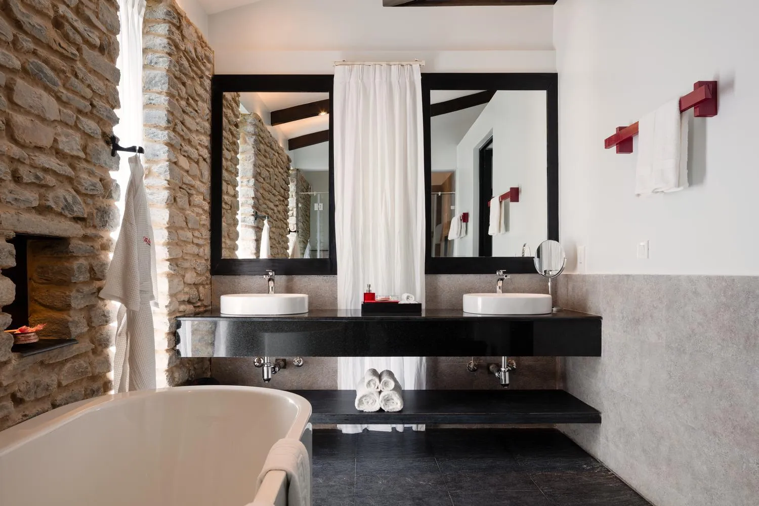 Bathroom in The Pavilions Himalayas The Farm