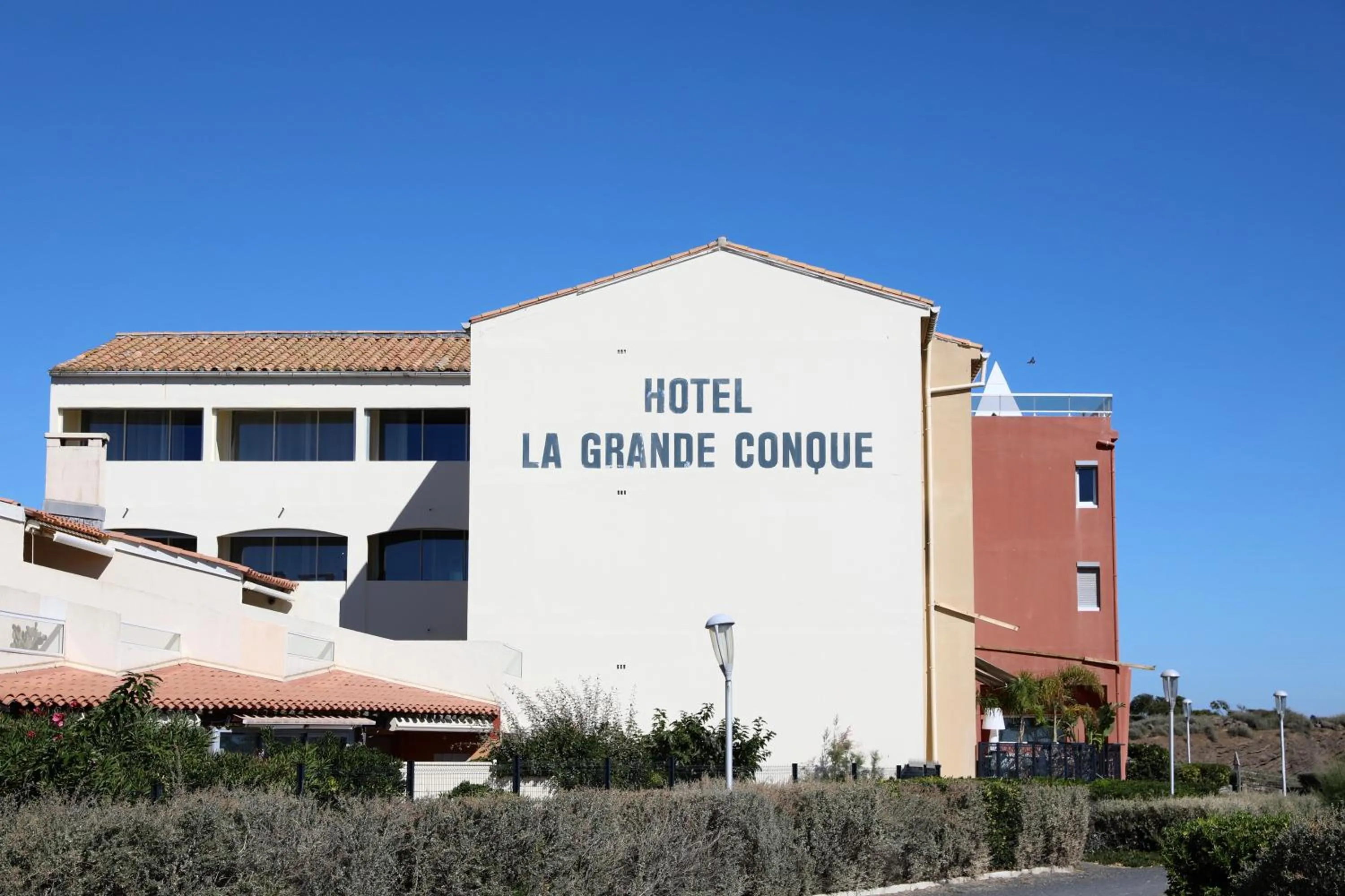 Property building in Hôtel La Grande Conque