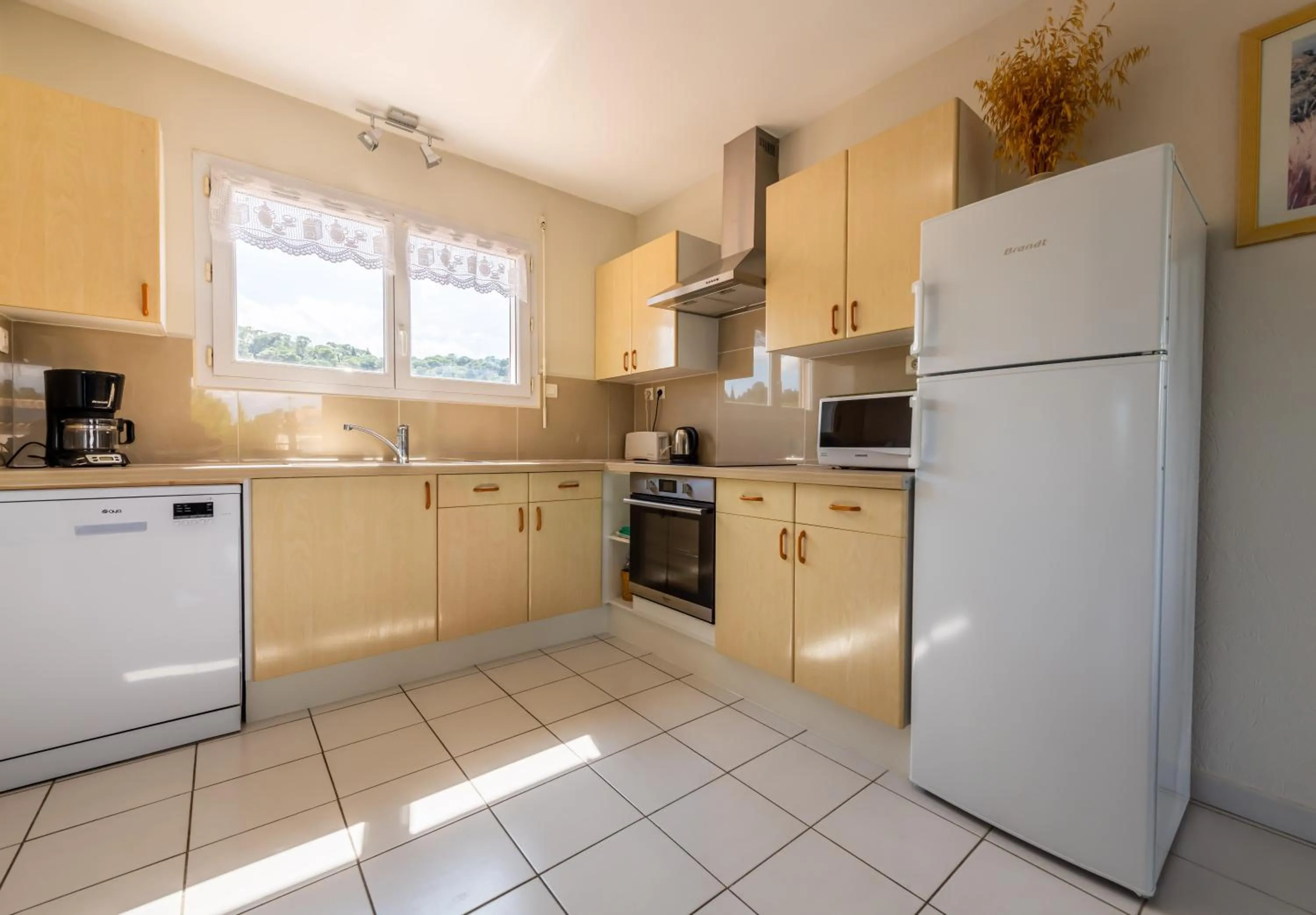 Kitchen or kitchenette in Gîte L'Orée du Lac
