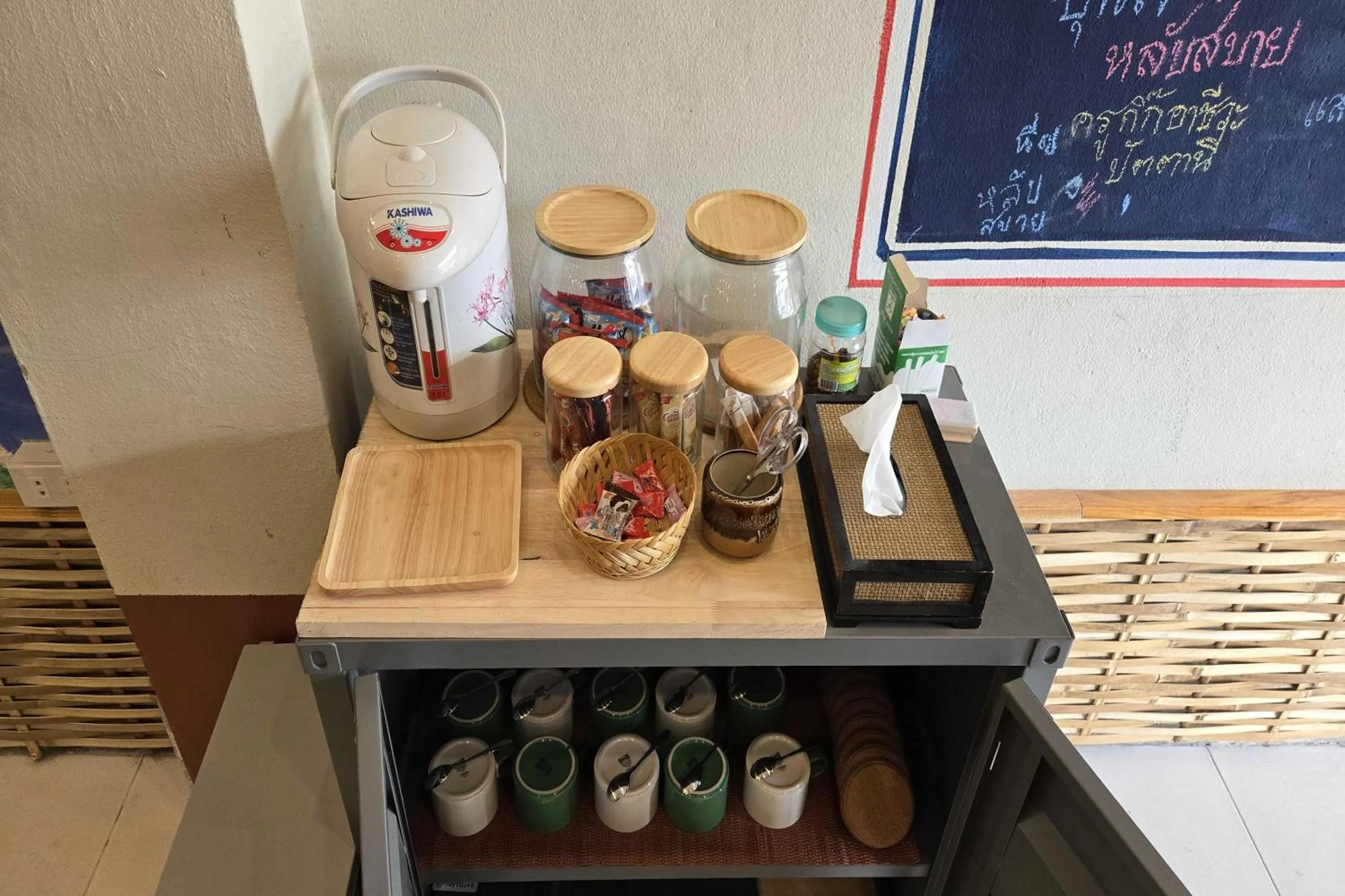 Coffee/tea facilities in MT Friend Home & Hostel