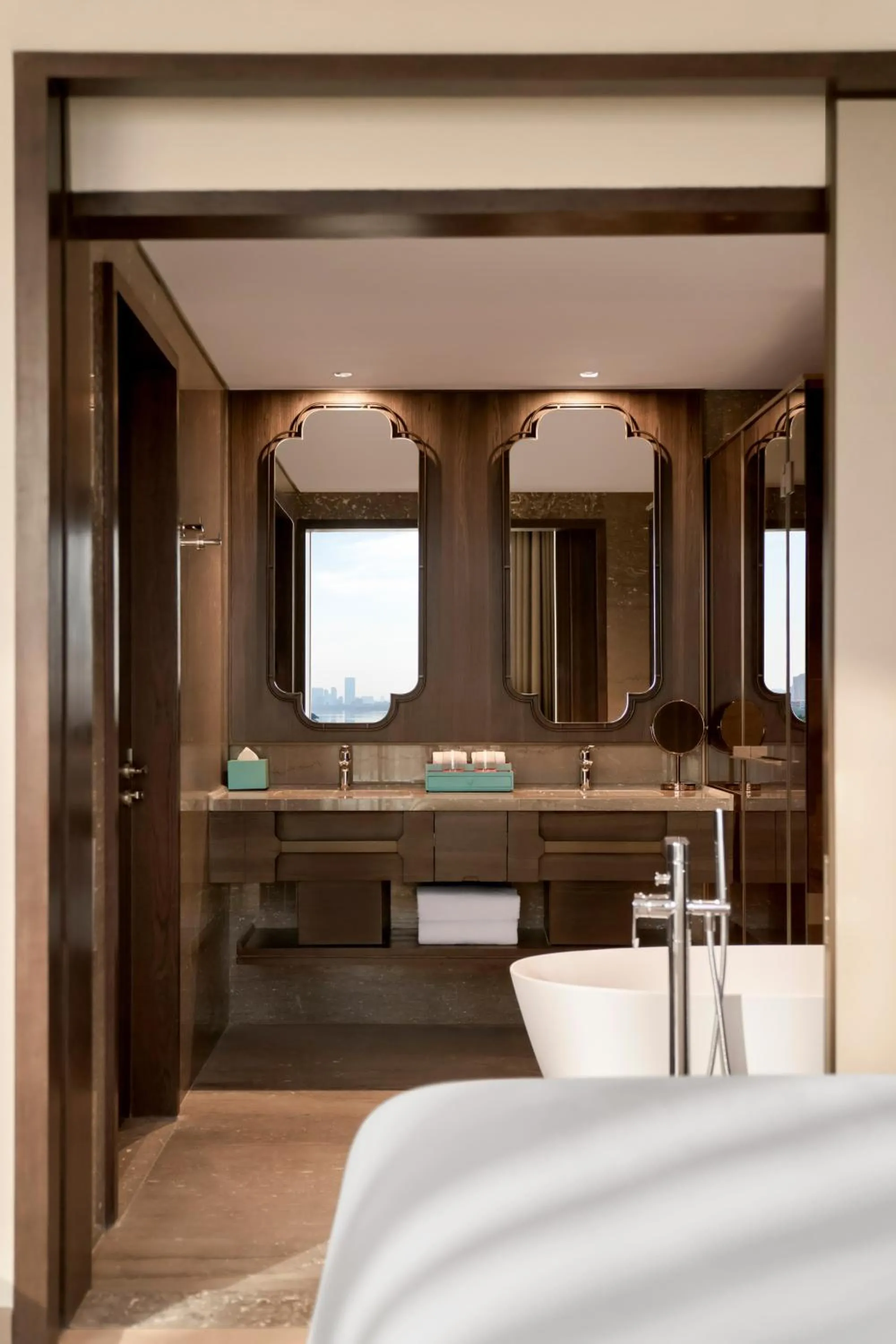 Bathroom, Bed in Dusit Le Palais Tu Hoa Hanoi