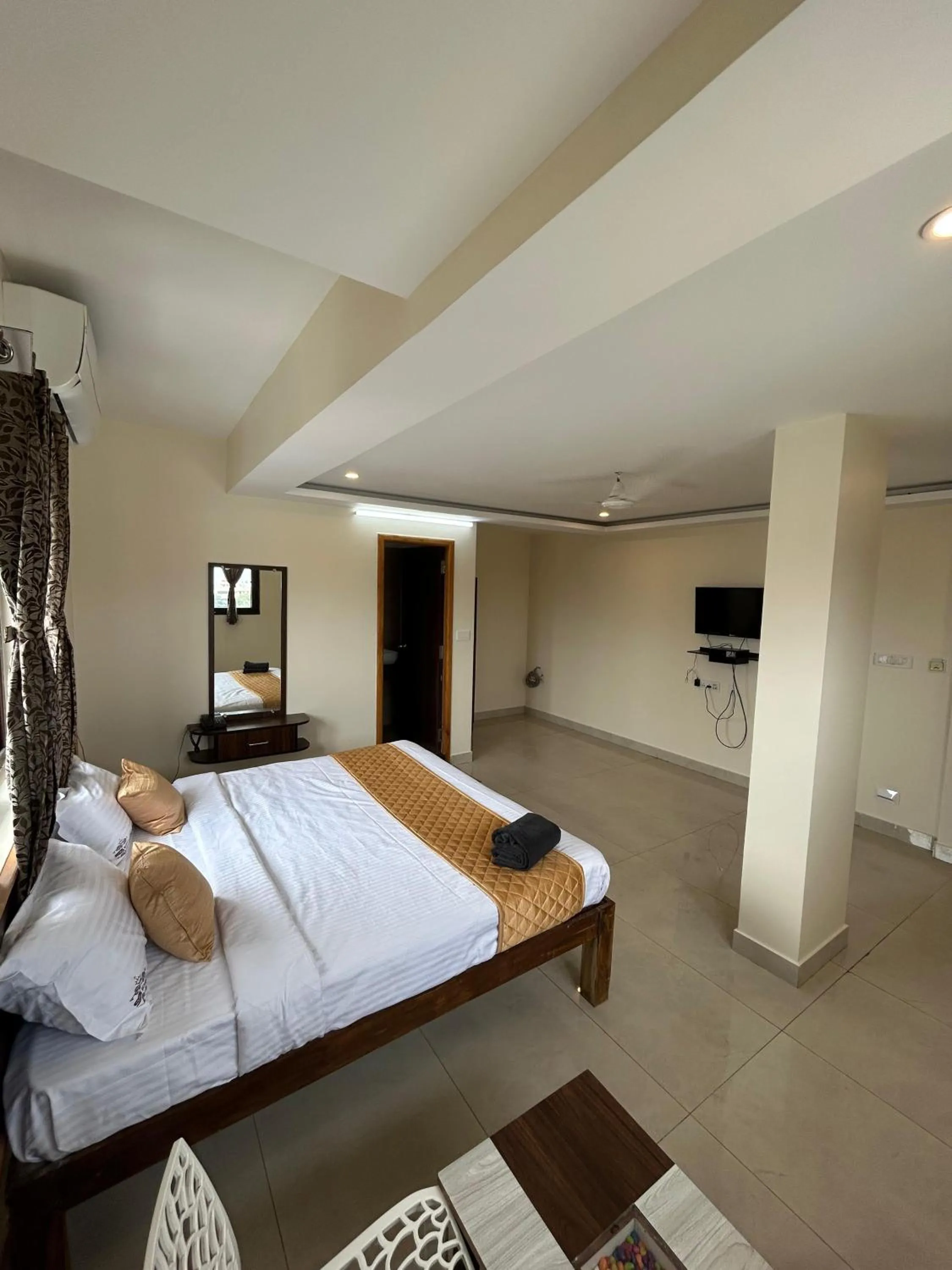 Bed in Sri Saai Surguru Residency