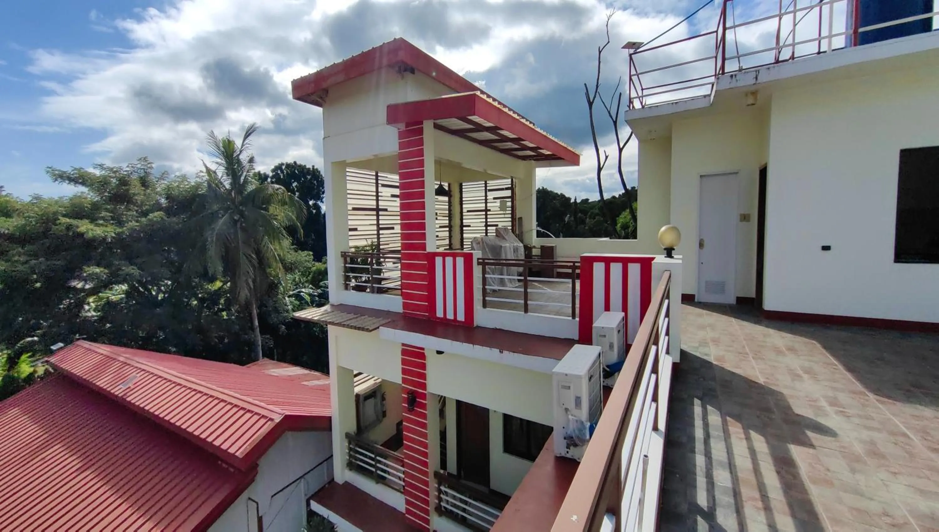 Property building in Pring Pension House Puerto Princesa