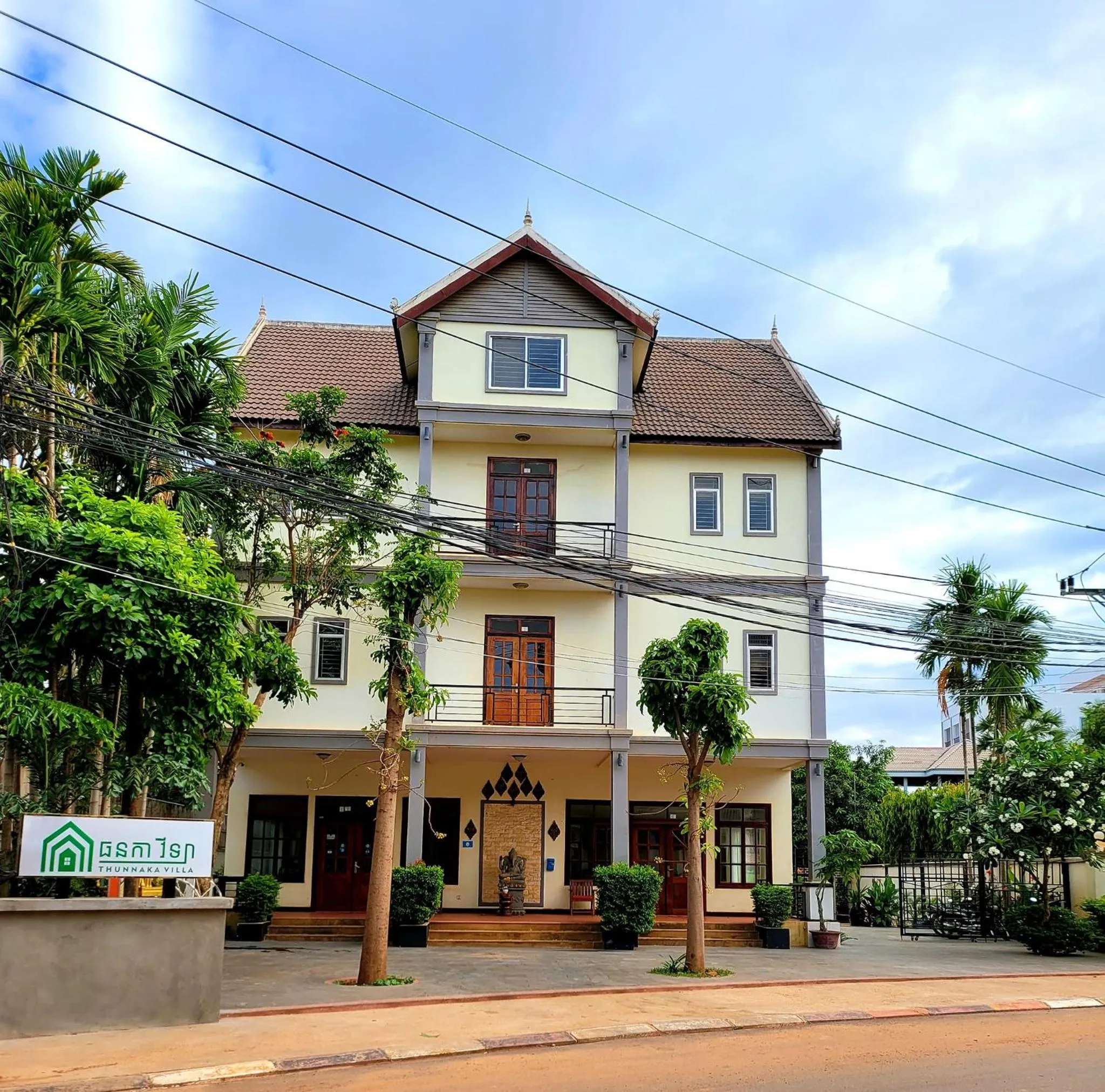 Property building in Thonka Boutique