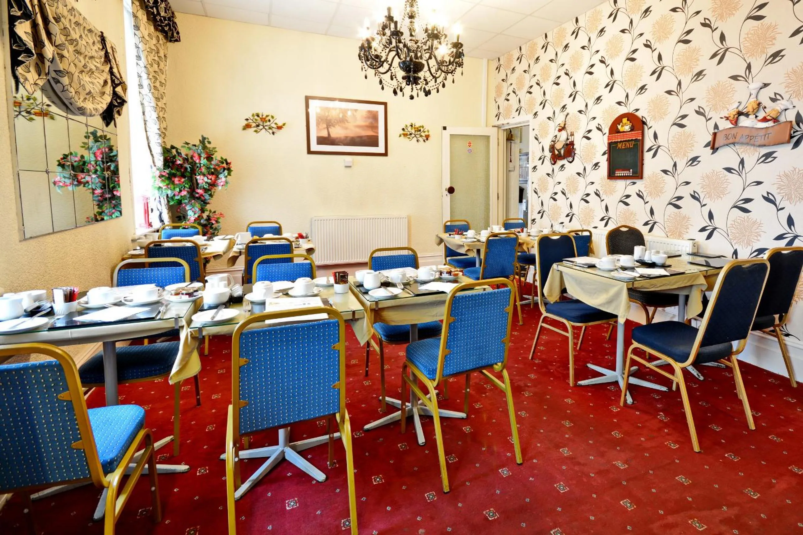 Food and drinks in The Derby Hotel