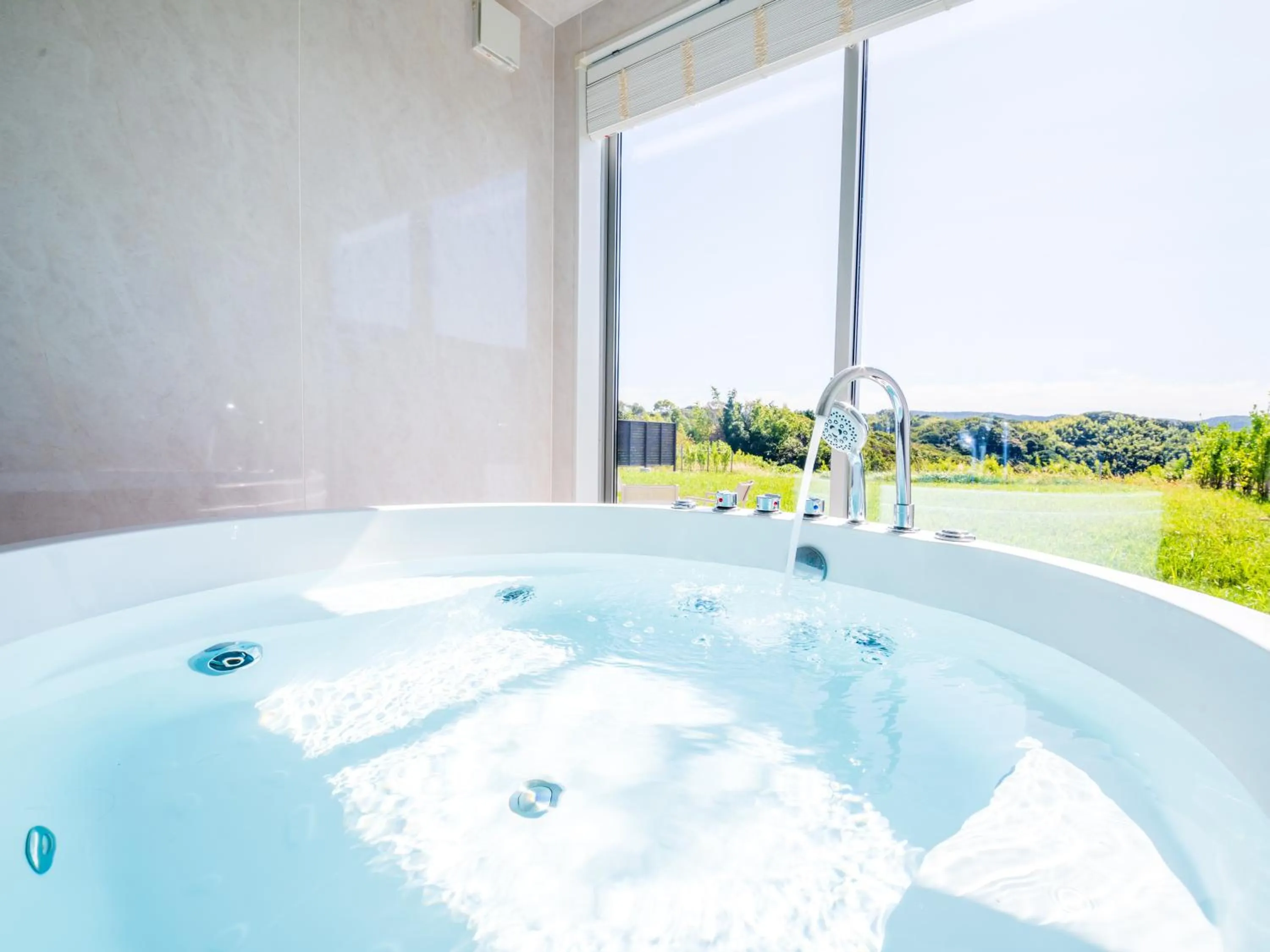 Hot Tub in GLAMPROOK Futtsu BRISTOL HILL