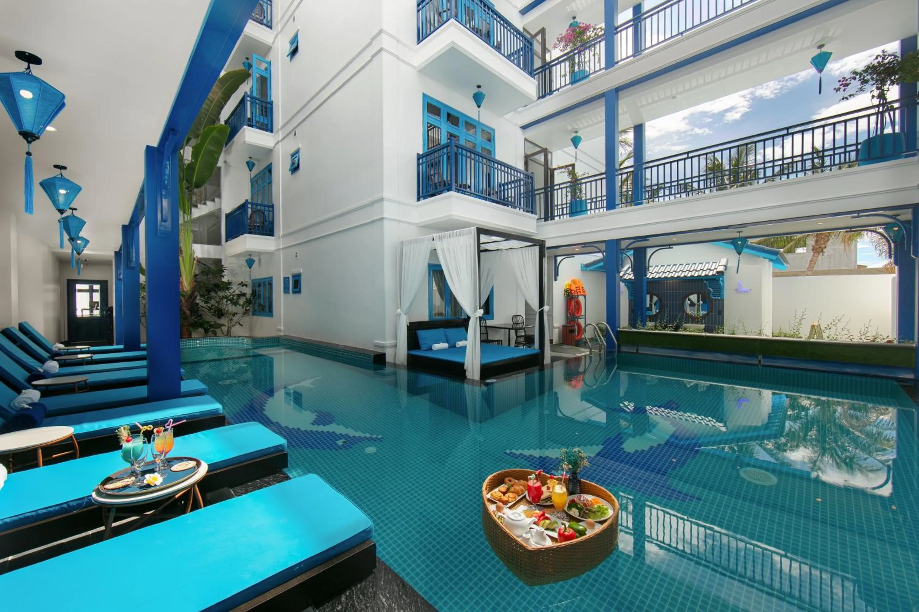 Swimming pool in Silk River Hoi An Hotel & Spa