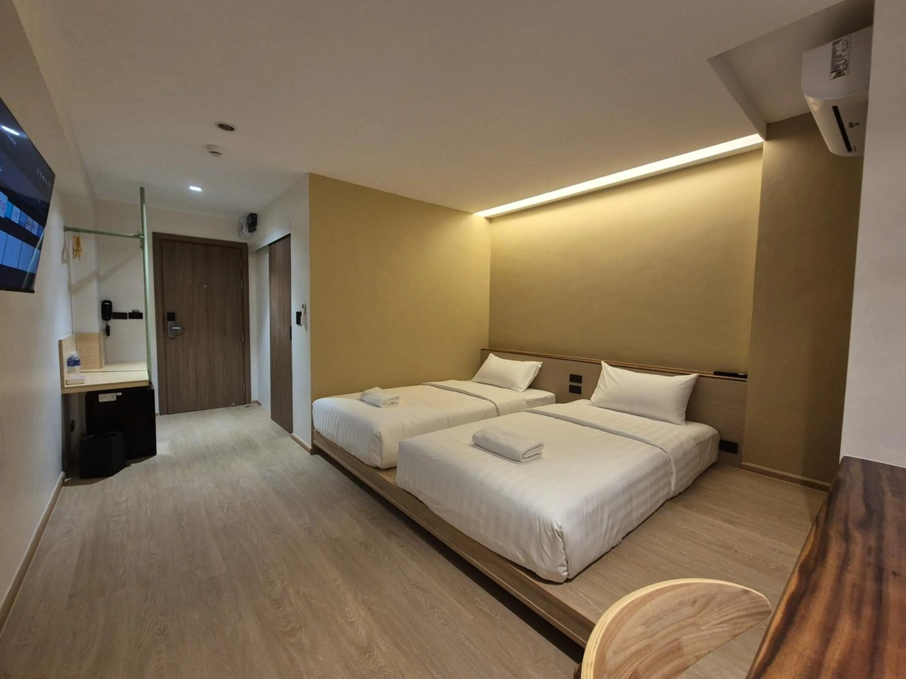 Bedroom, Bed in The Publyc Hotel