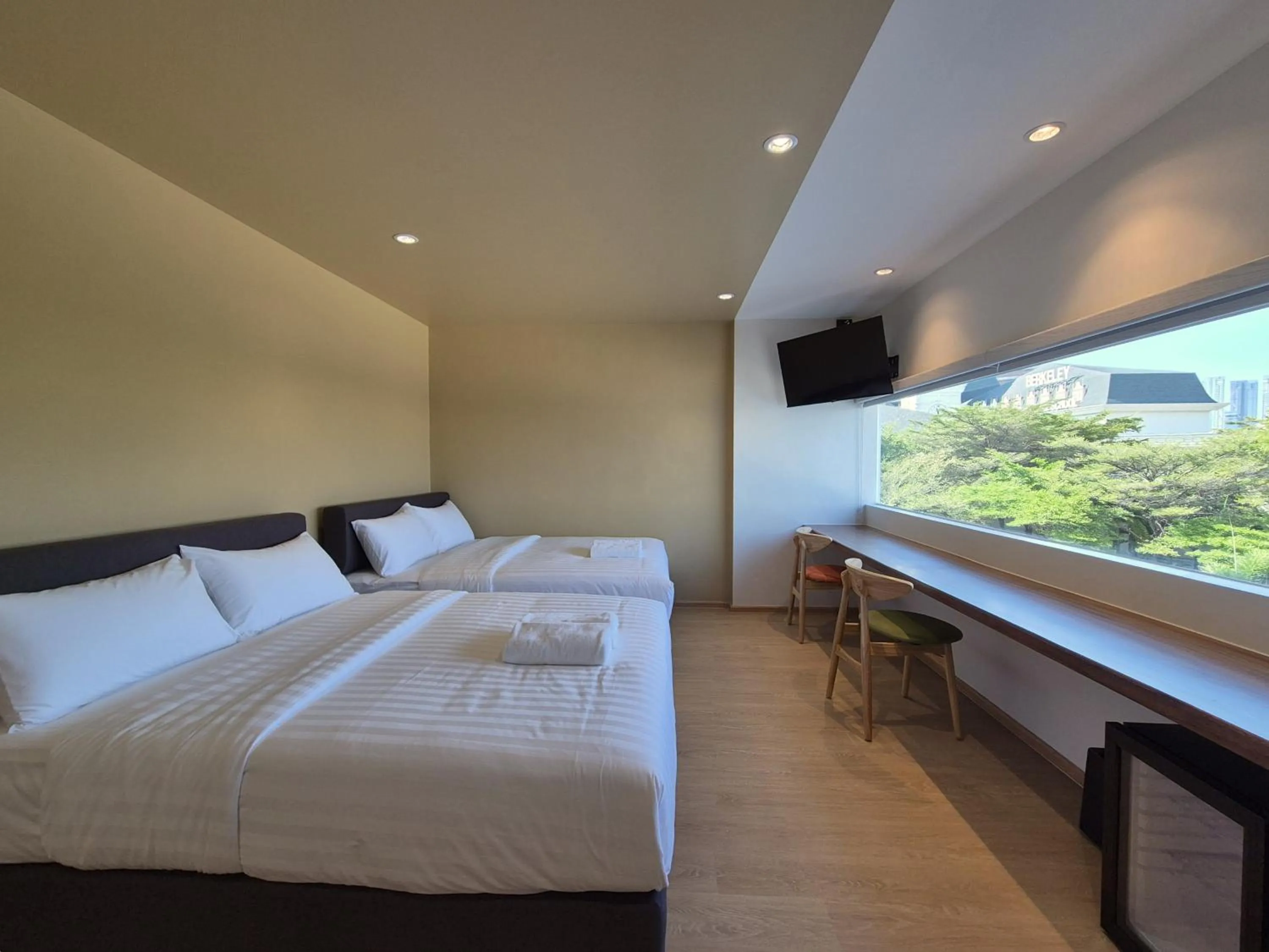 Bedroom, Bed in The Publyc Hotel