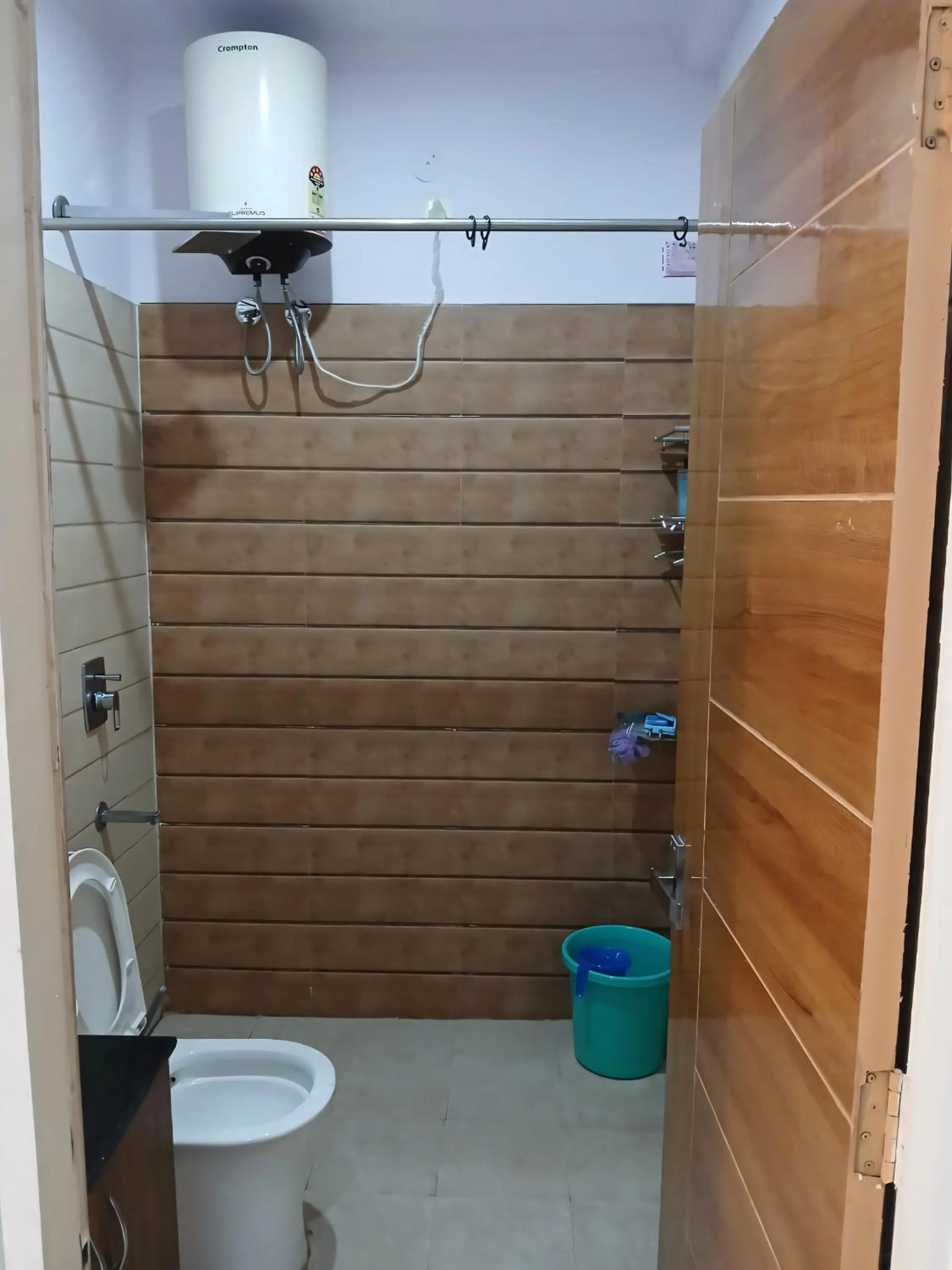 Shower in Jaiswal Home Stay
