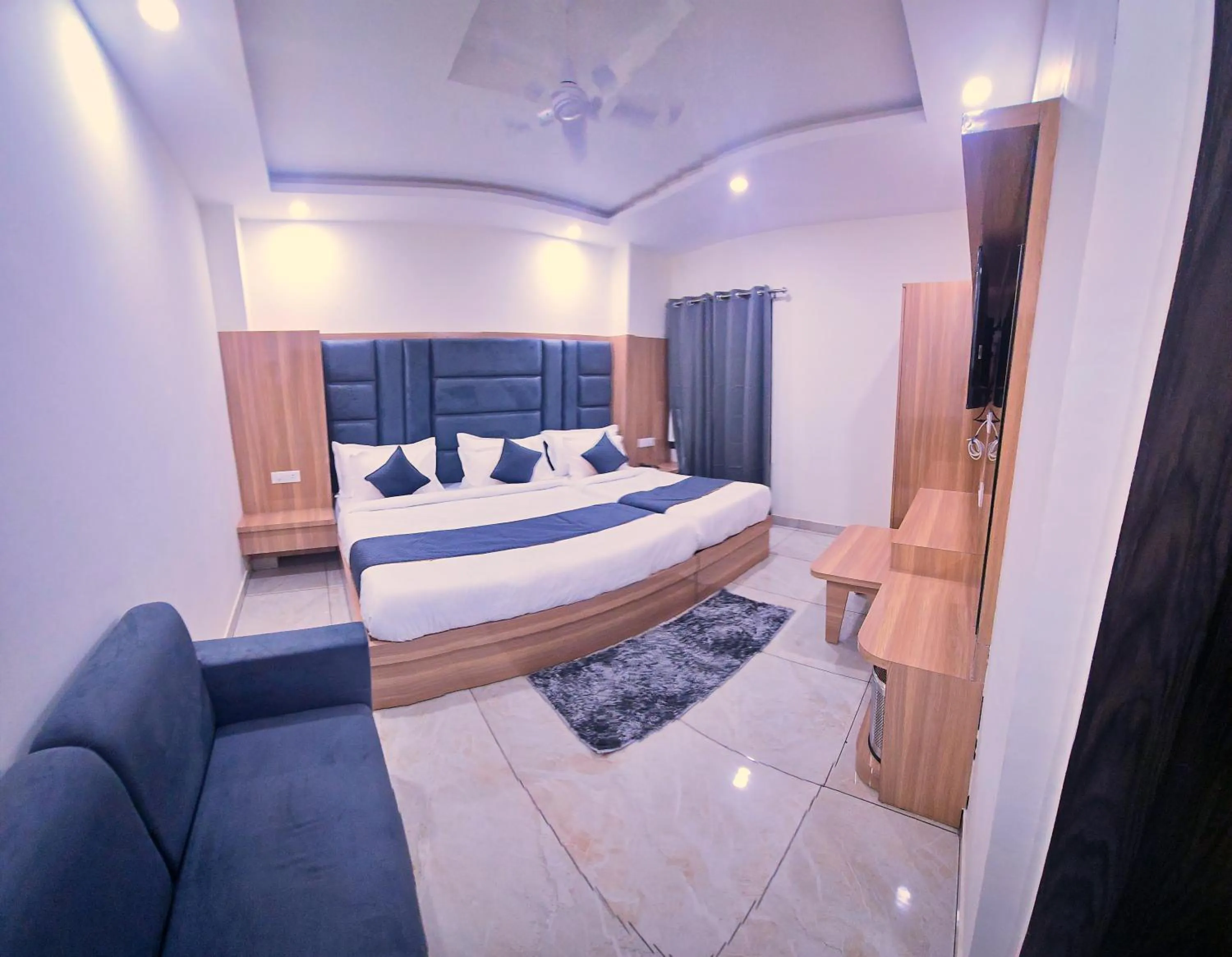 Bedroom, Bed in Hotel The Katra Avenue