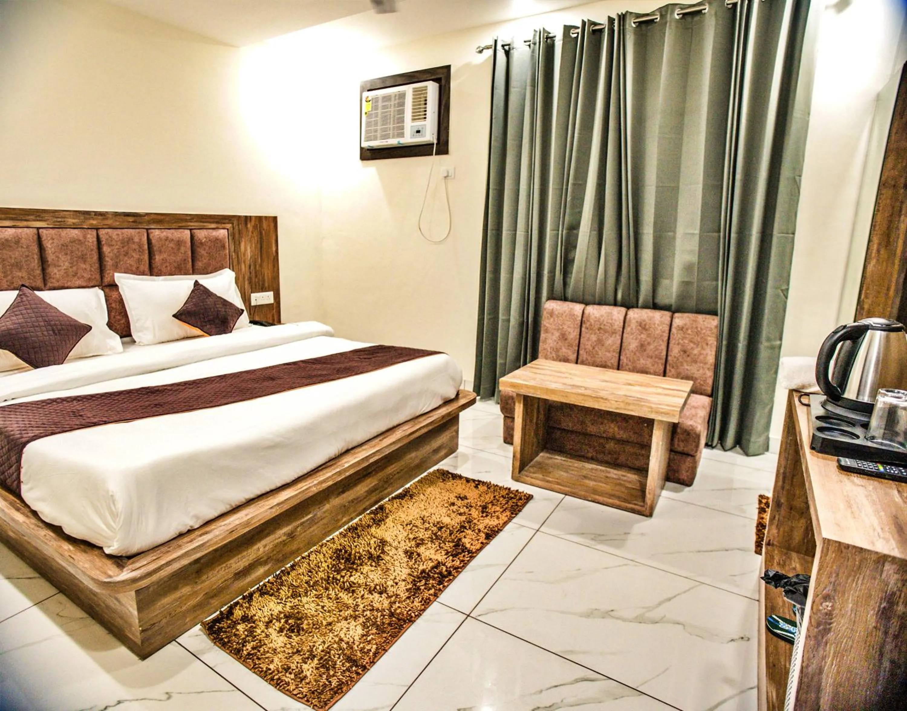 Bedroom, Bed in Hotel The Katra Avenue