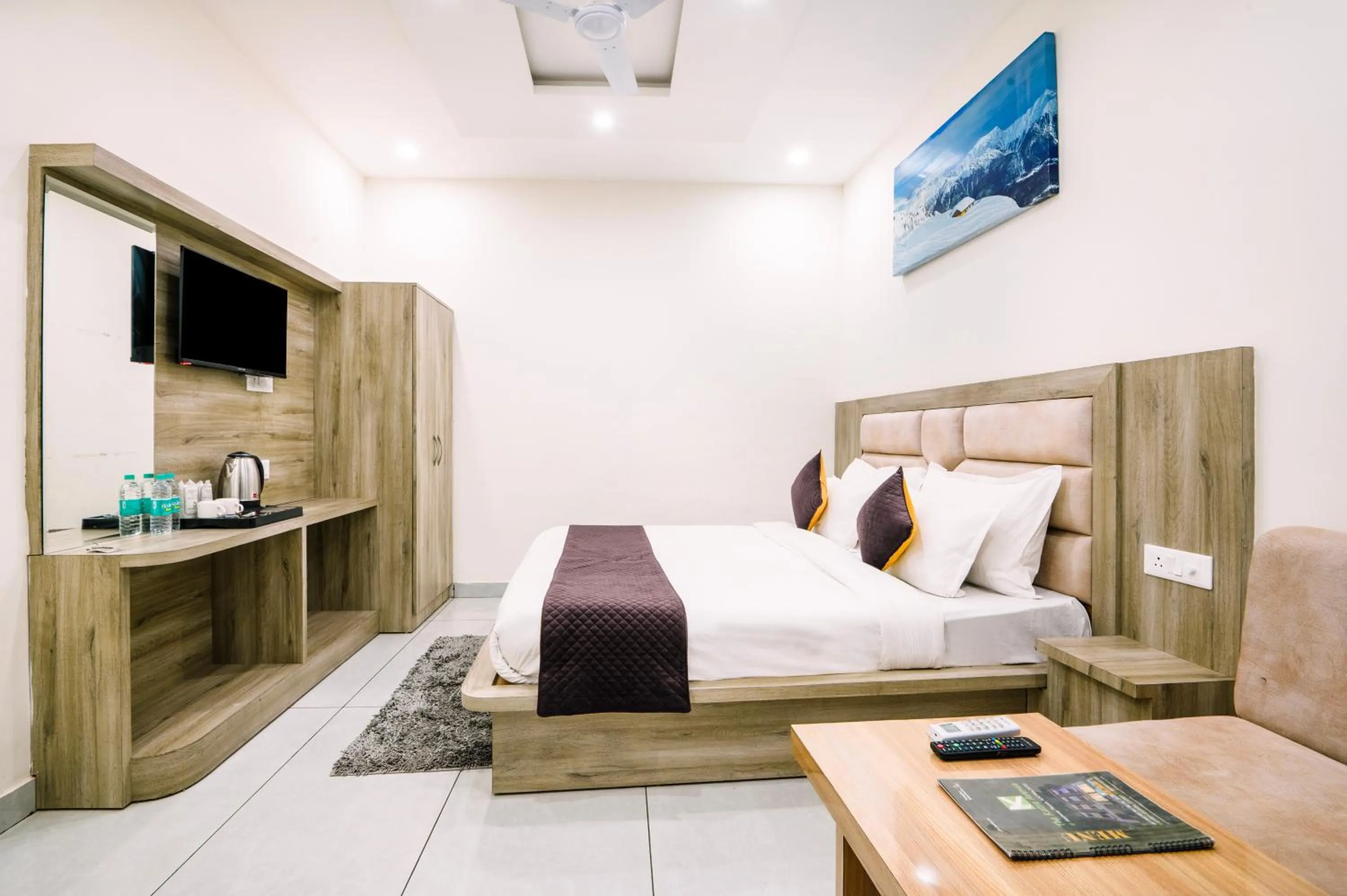 Bed in Hotel The Katra Avenue