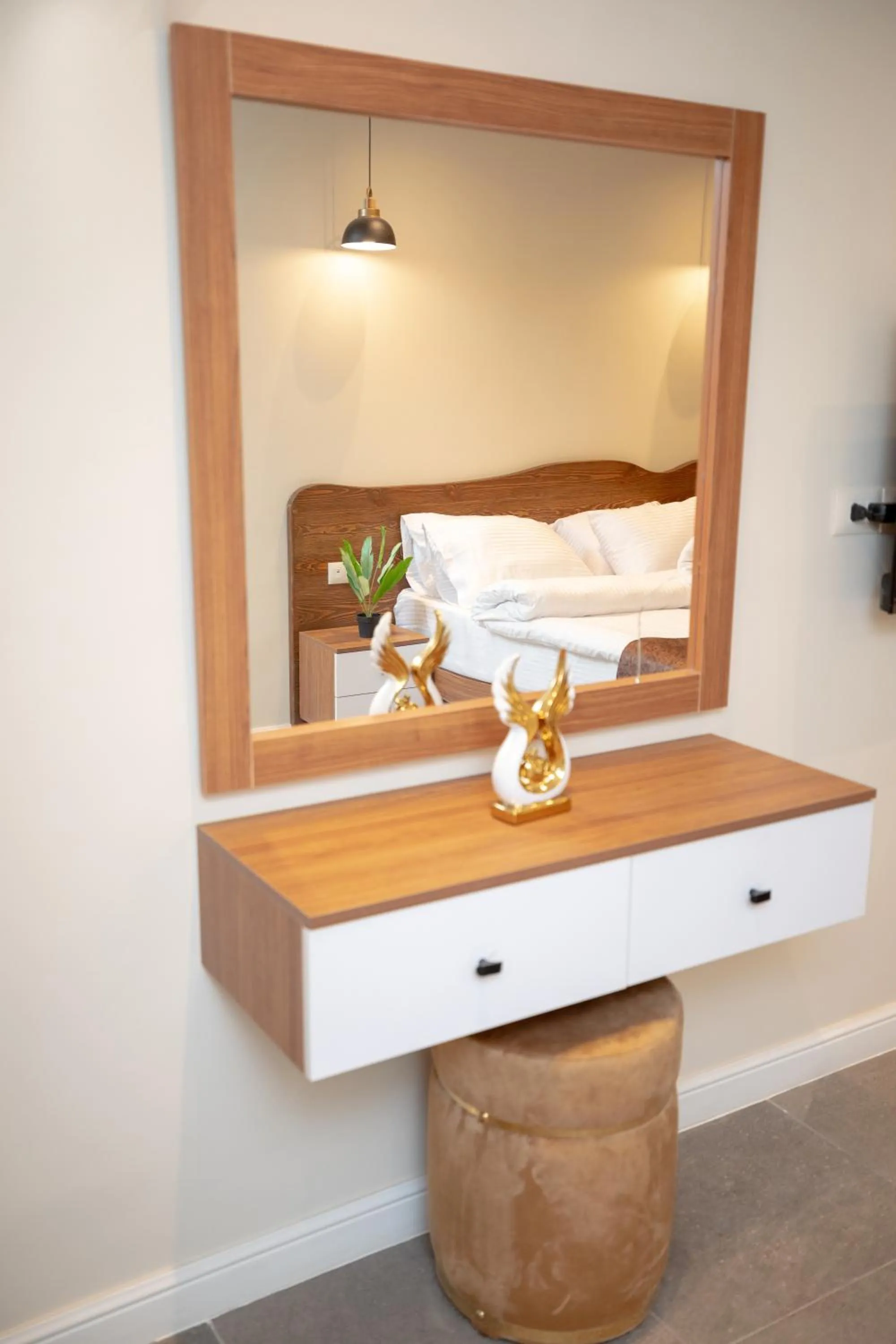 Bed in Eyes Of Egypt Pyramids View Boutique Hotel