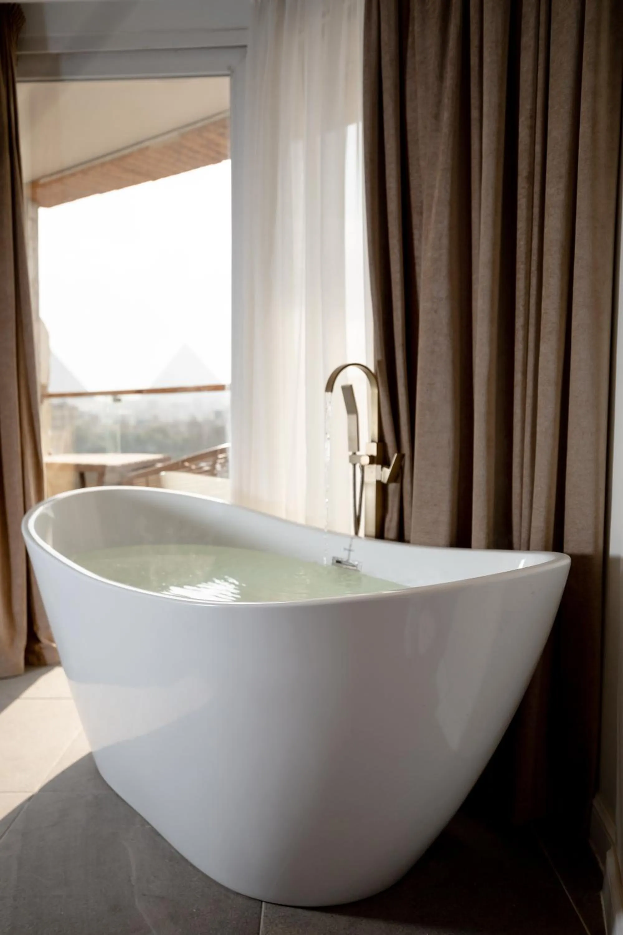 Hot Tub in Eyes Of Egypt Pyramids View Boutique Hotel