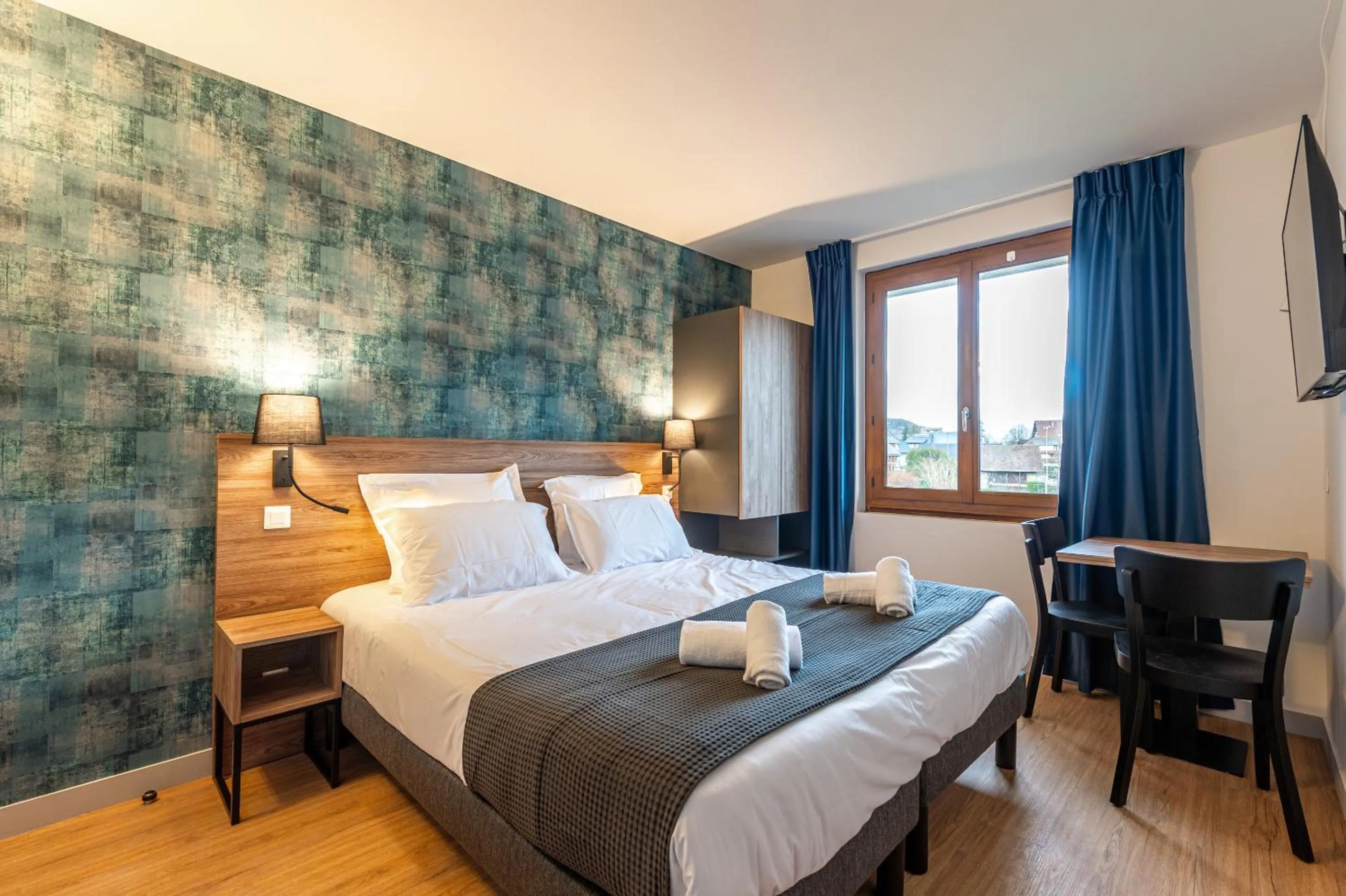 Bedroom, Bed in Les Tonnelles