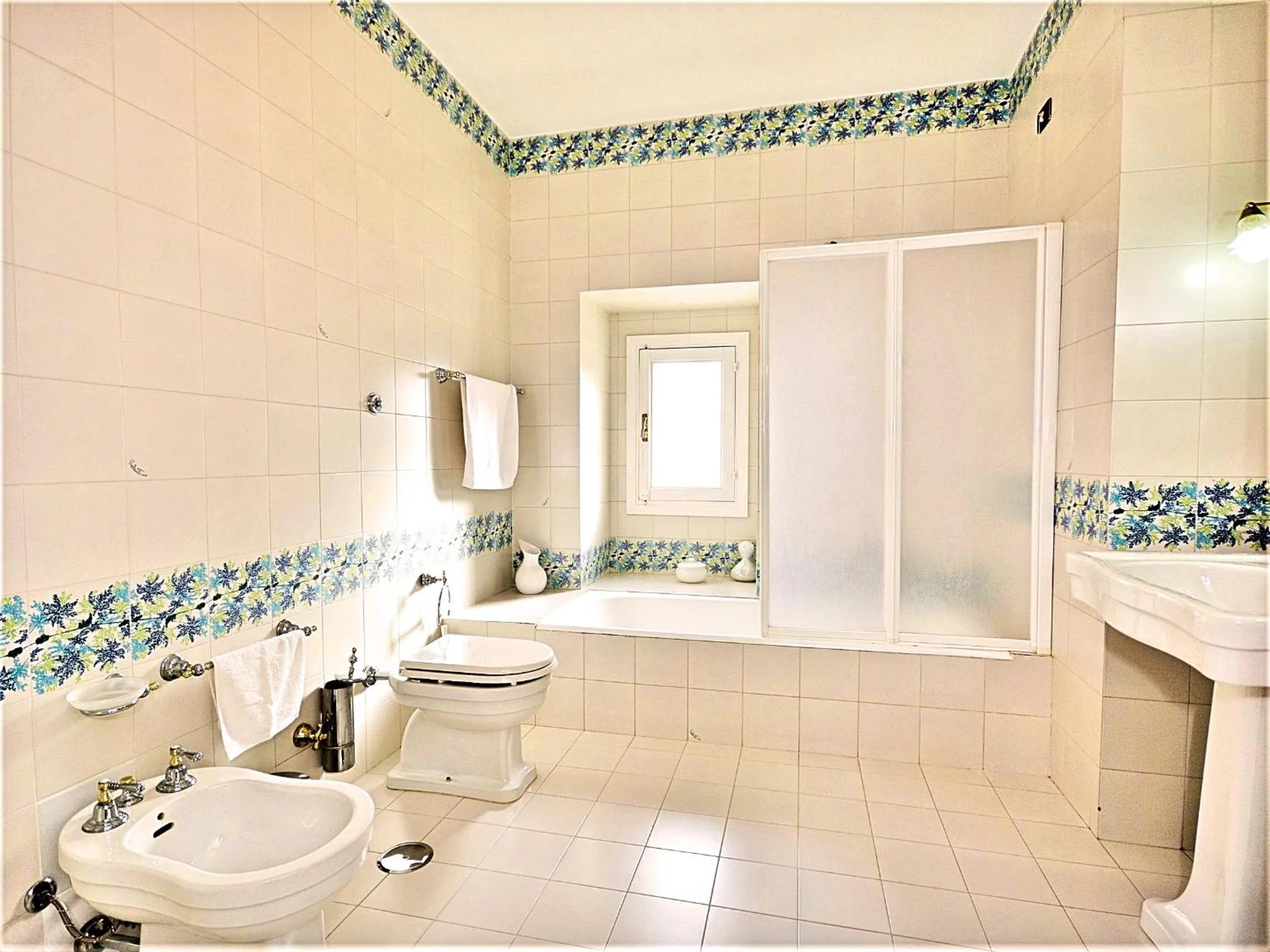 Bathroom in Palazzo Rodio