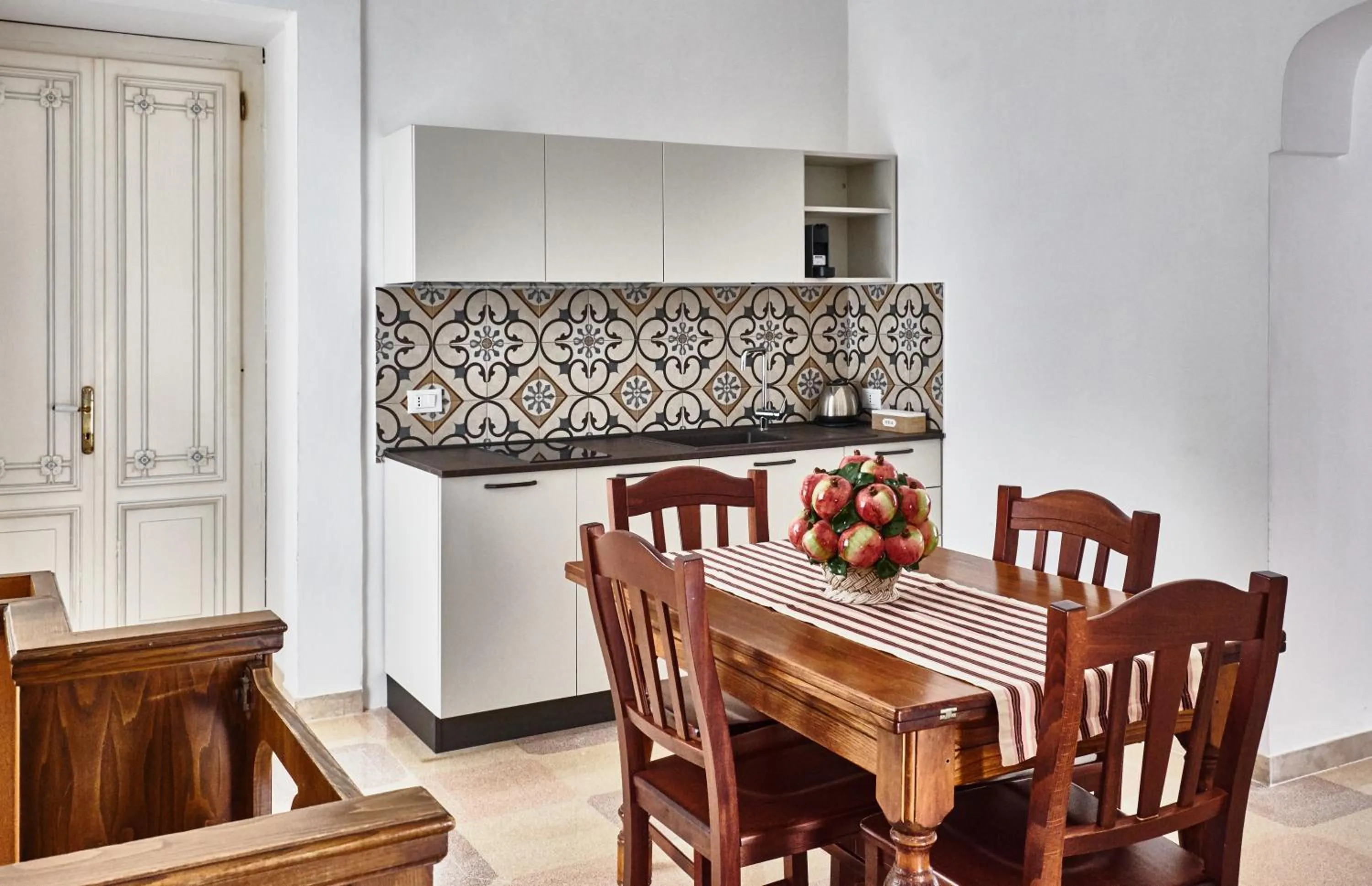 Dining area in Palazzo Rodio