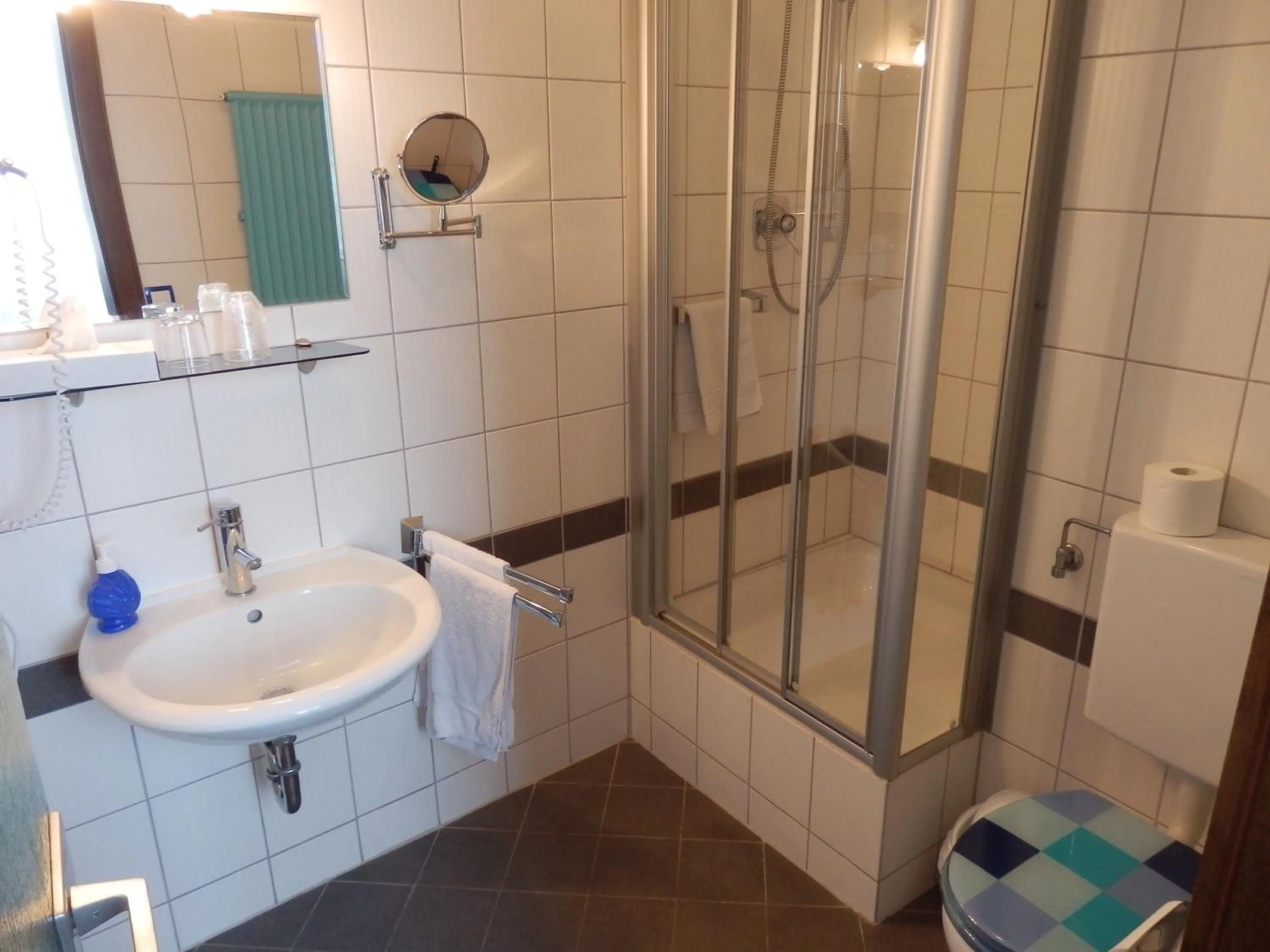 Large Twin Room - single occupancy in Hotel Rheinischer Hof