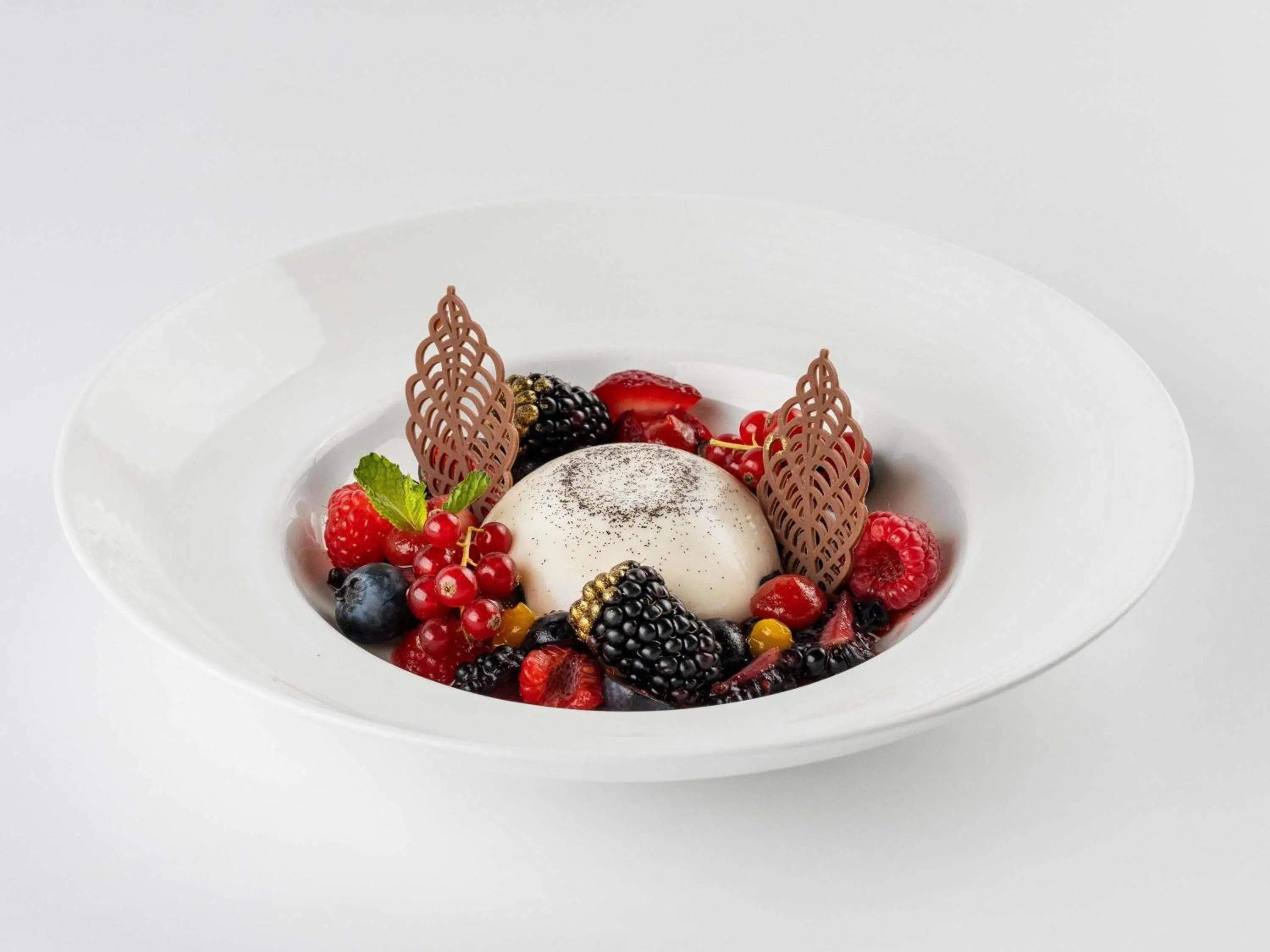 Restaurant/places to eat in Fairmont Ajman