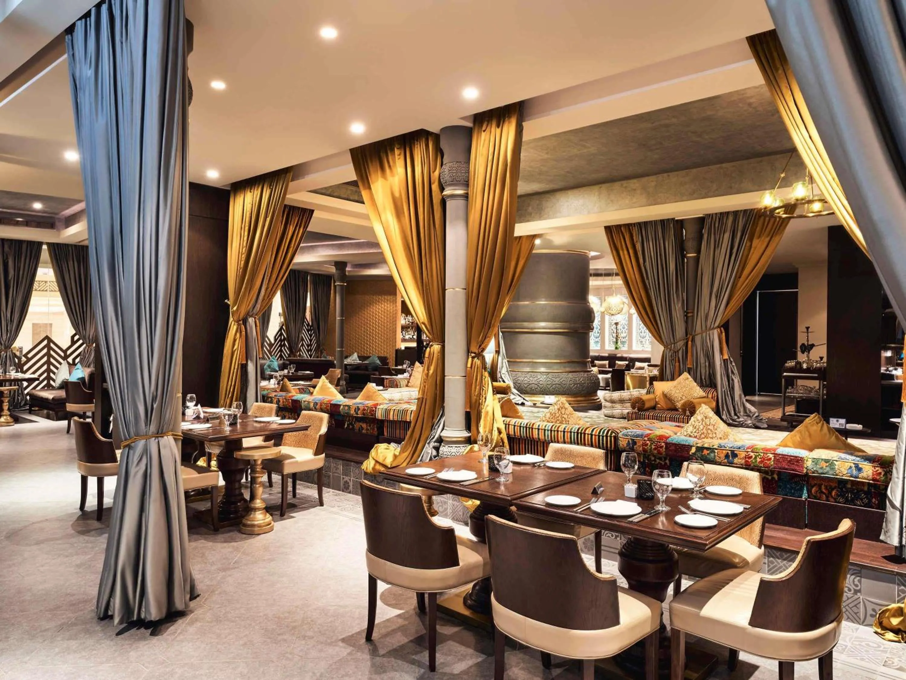 Restaurant/places to eat in Fairmont Ajman