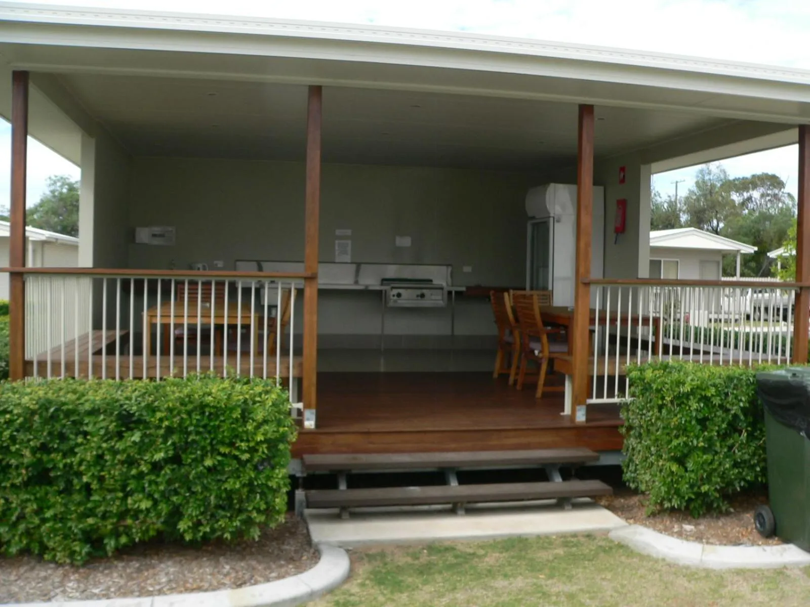 Communal kitchen in Chinchilla Tourist Park