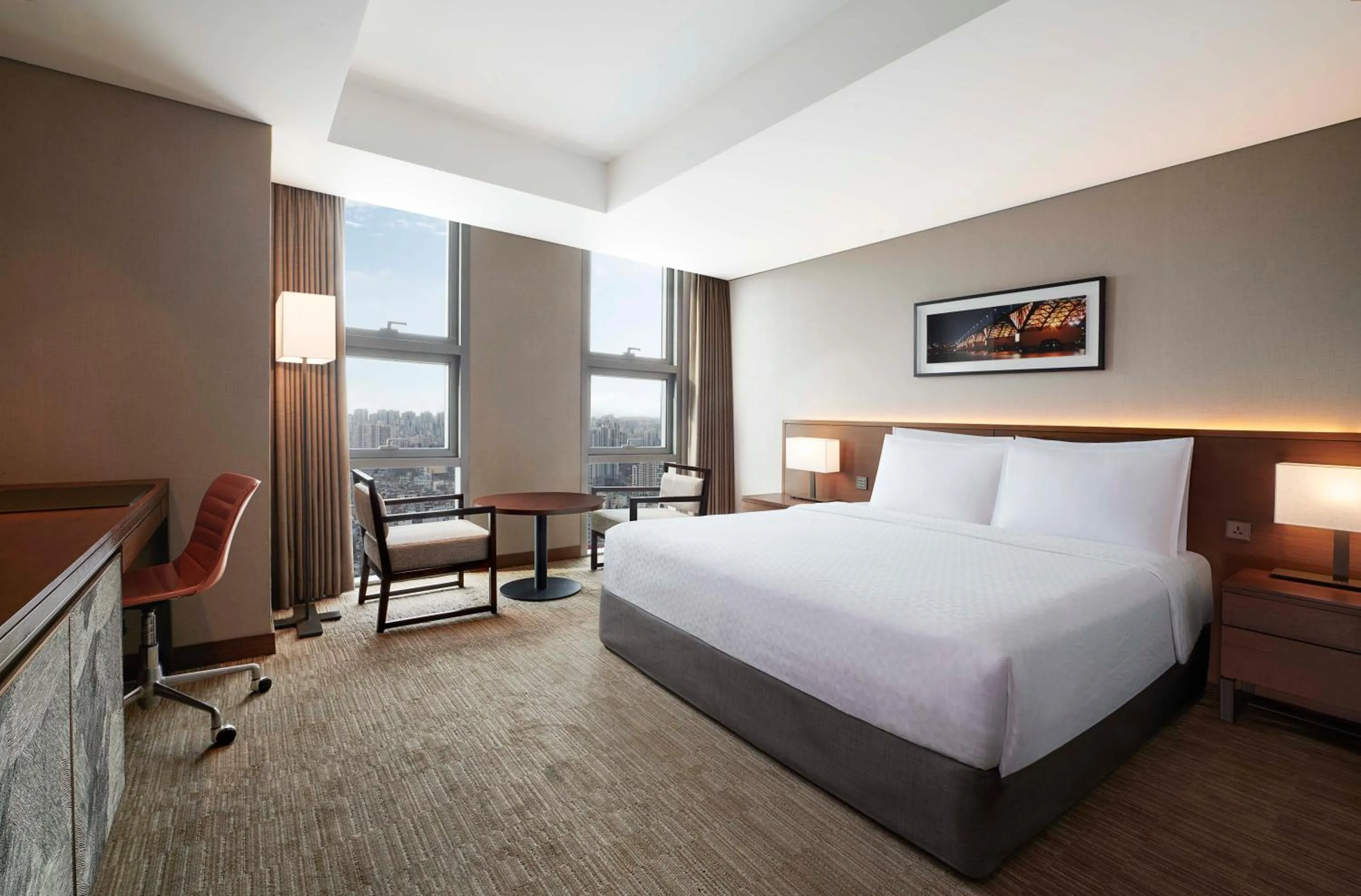 Photo of the whole room, Bed in Four Points by Sheraton Josun, Seoul Station
