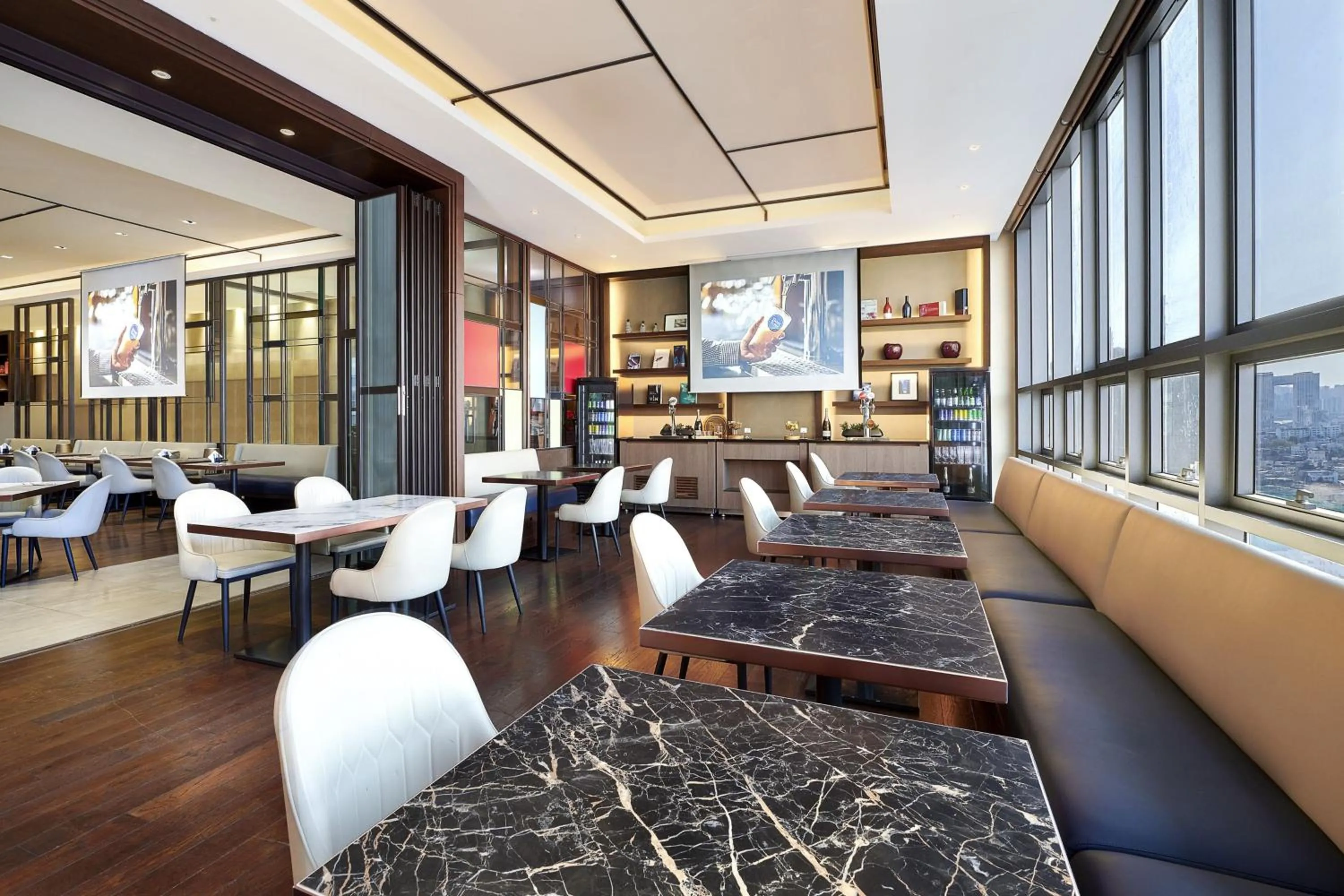 Restaurant/places to eat in Four Points by Sheraton Josun, Seoul Station