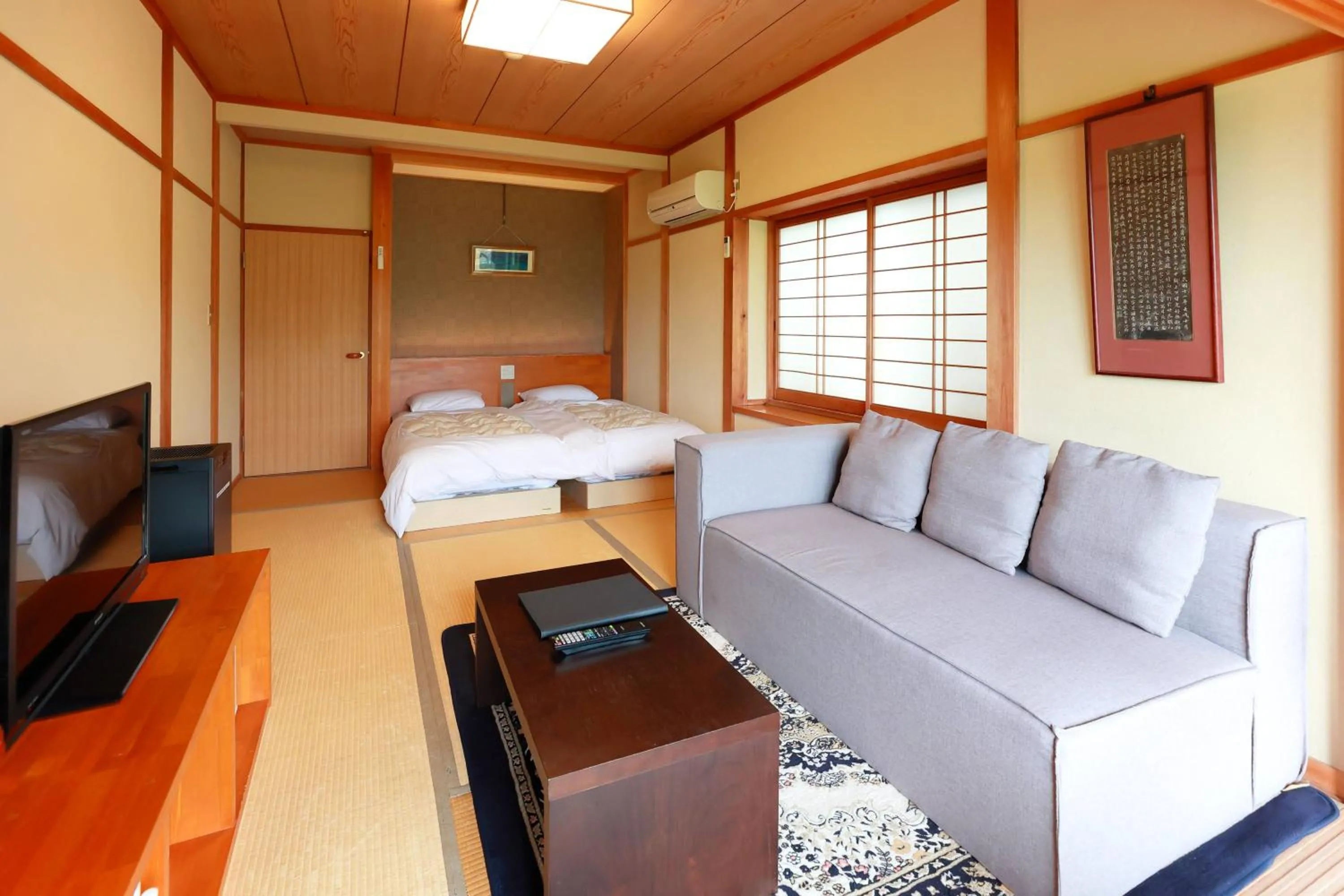 Bedroom, Bed in Jinpuso