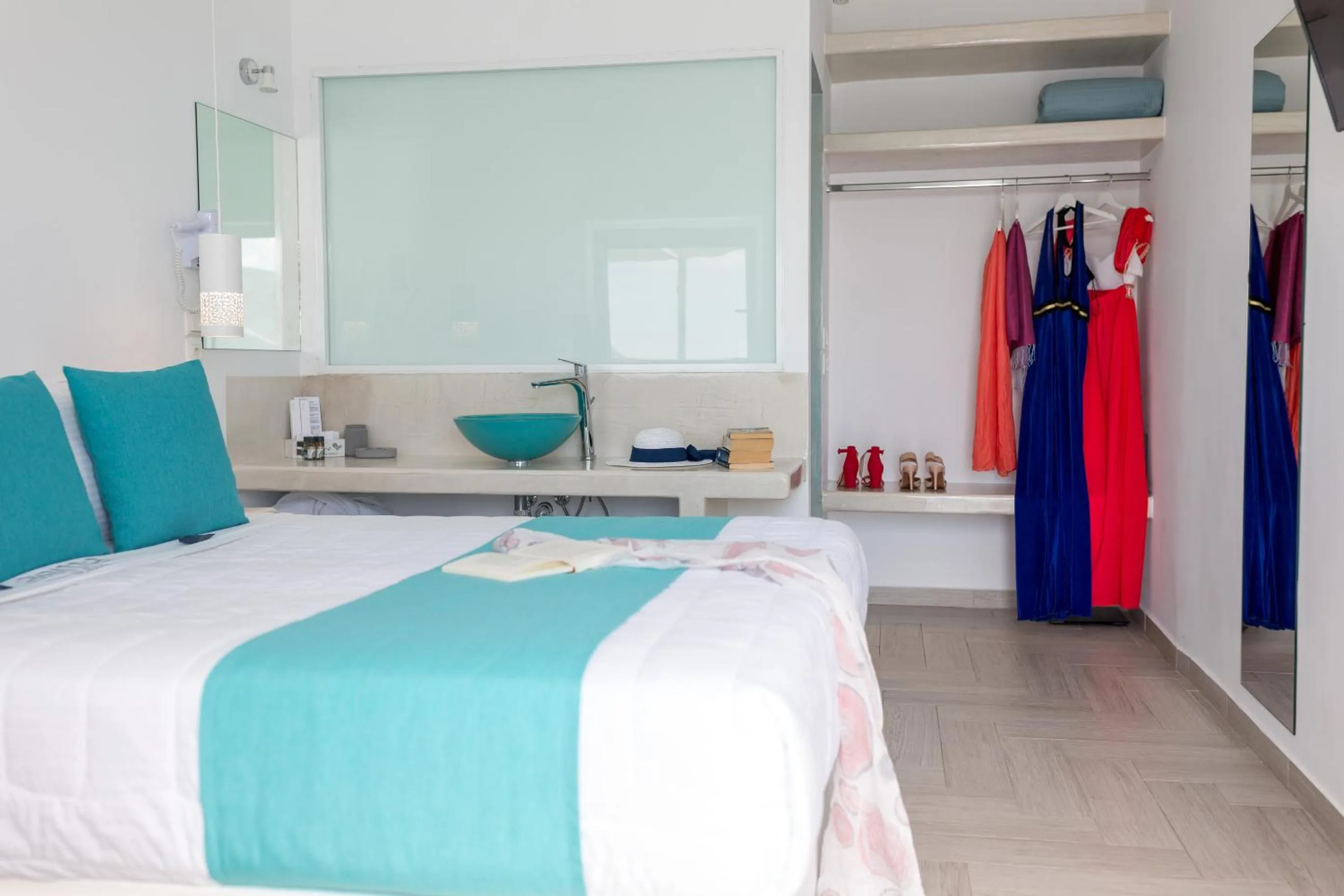 Photo of the whole room, Bed in Asma Suites