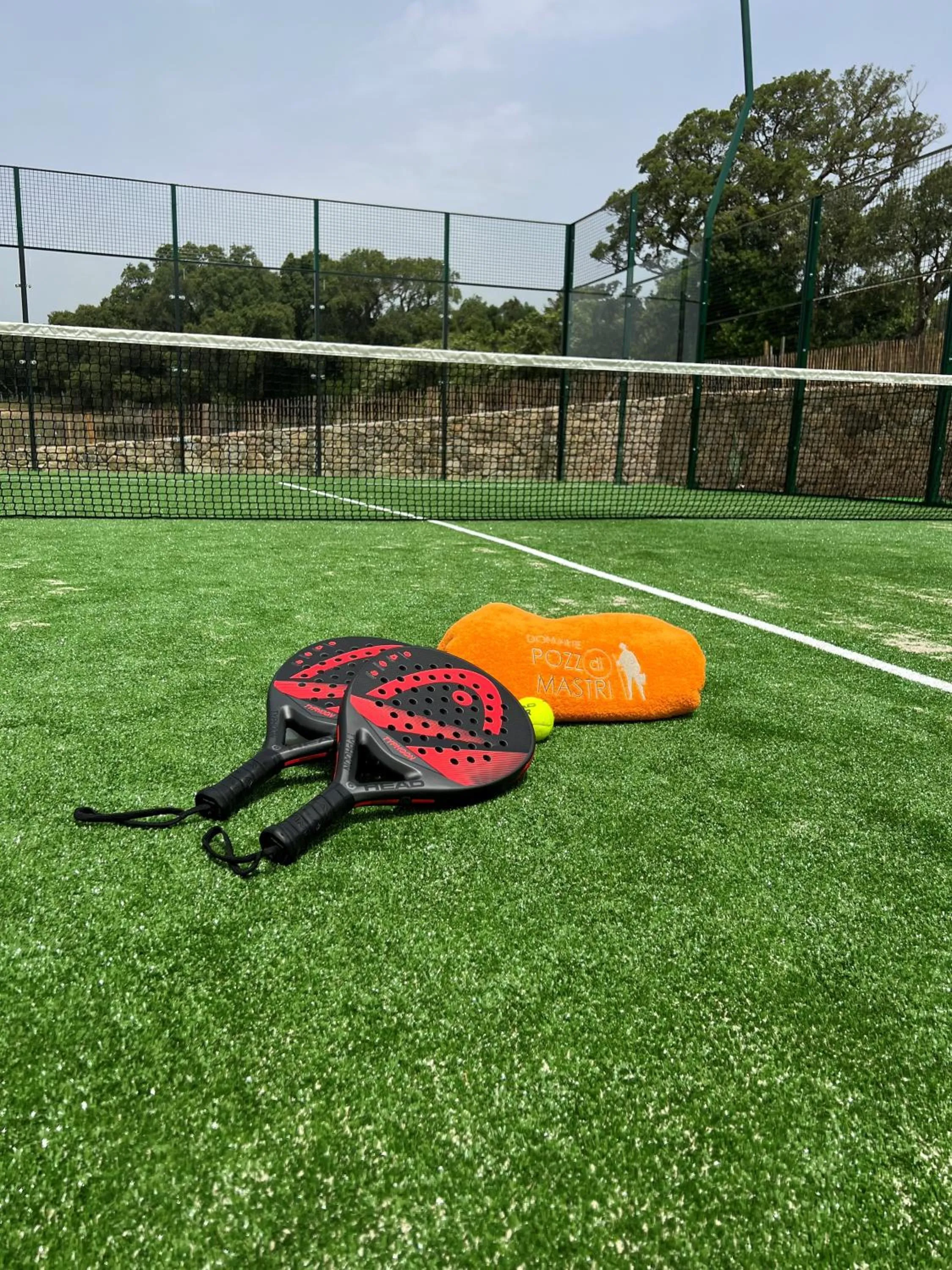 Tennis court in Domaine Pozzo di Mastri hôtel & spa