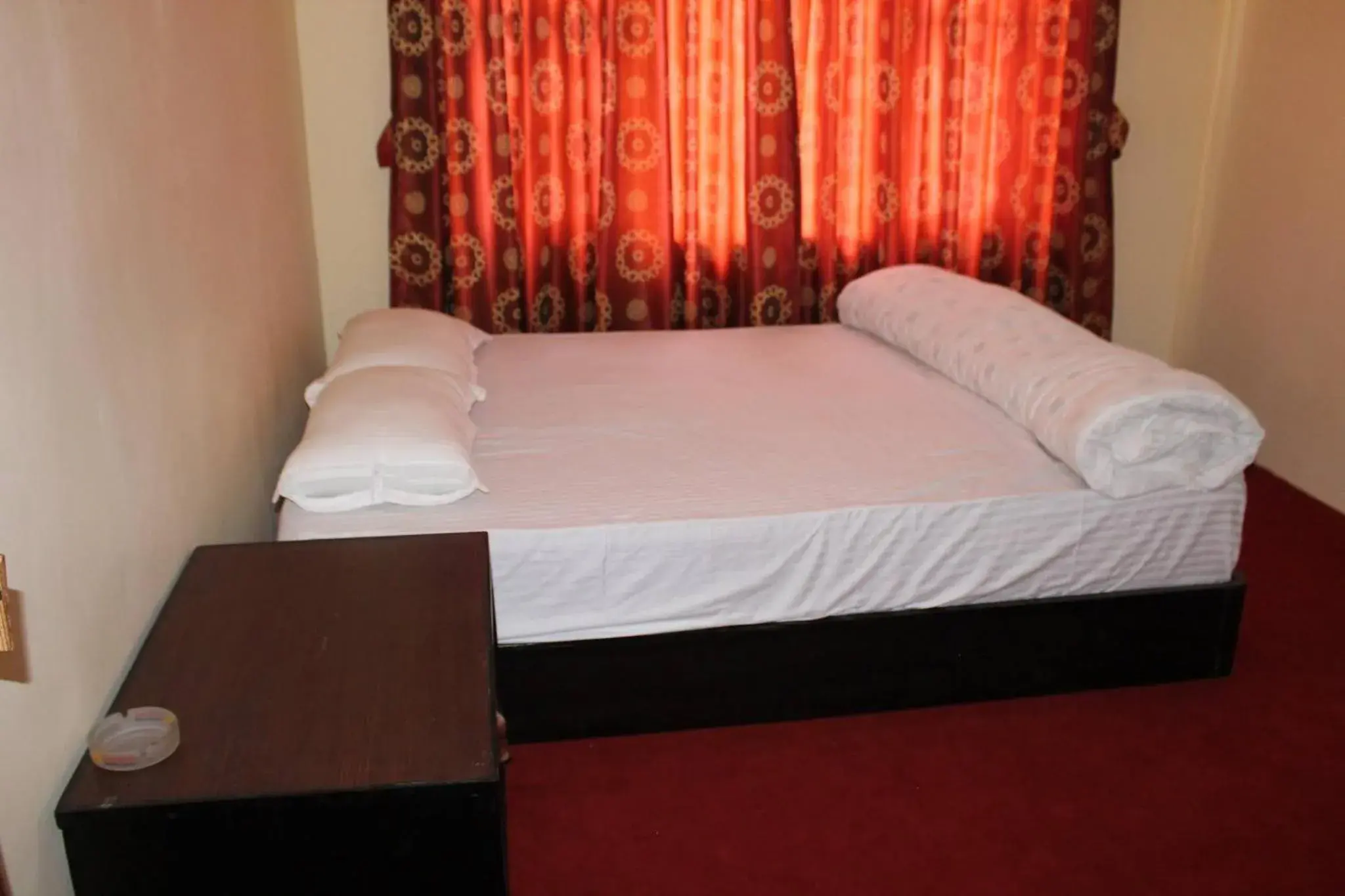 Double or Twin Room - single occupancy in Pradhan House - Home Stay with Garden Double or Twin Room - single occupancy in Pradhan House - Home Stay with Garden