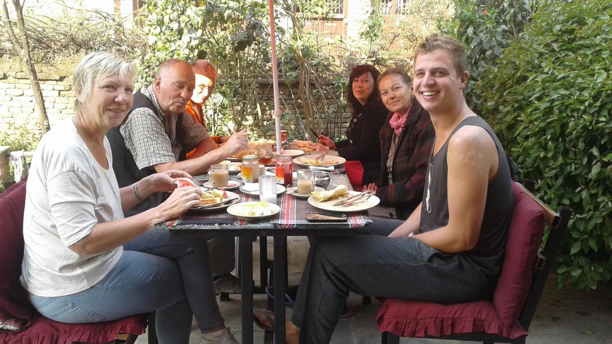 Restaurant/places to eat in Pradhan House - Home Stay with Garden