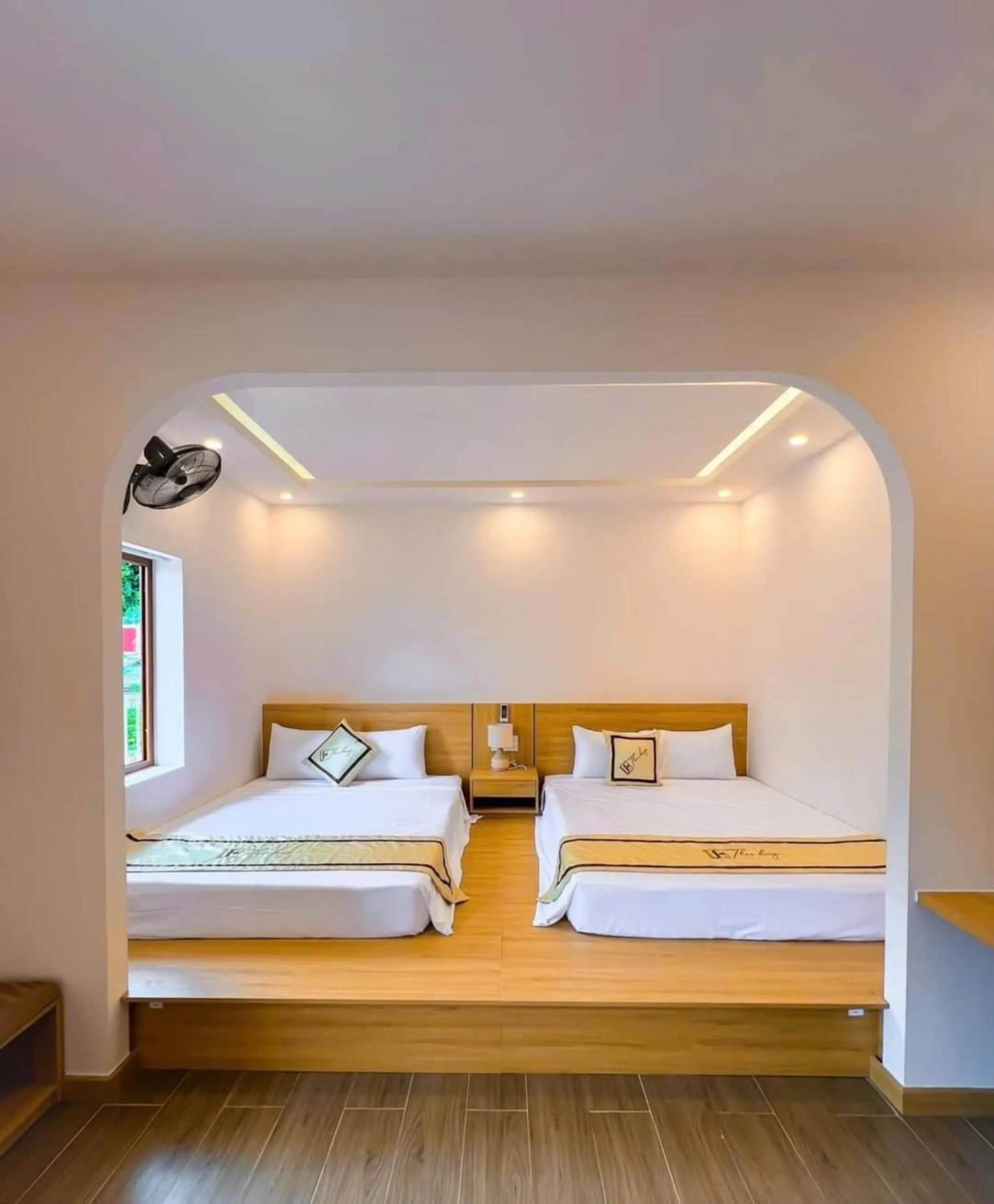 Photo of the whole room, Bed in TherHouse