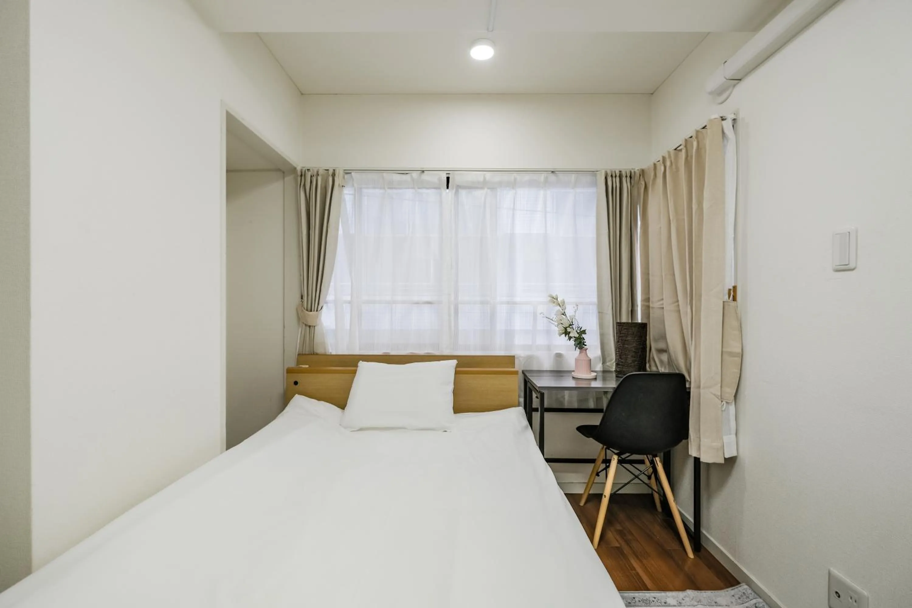 Bed in Ikebukuro La Rêve House