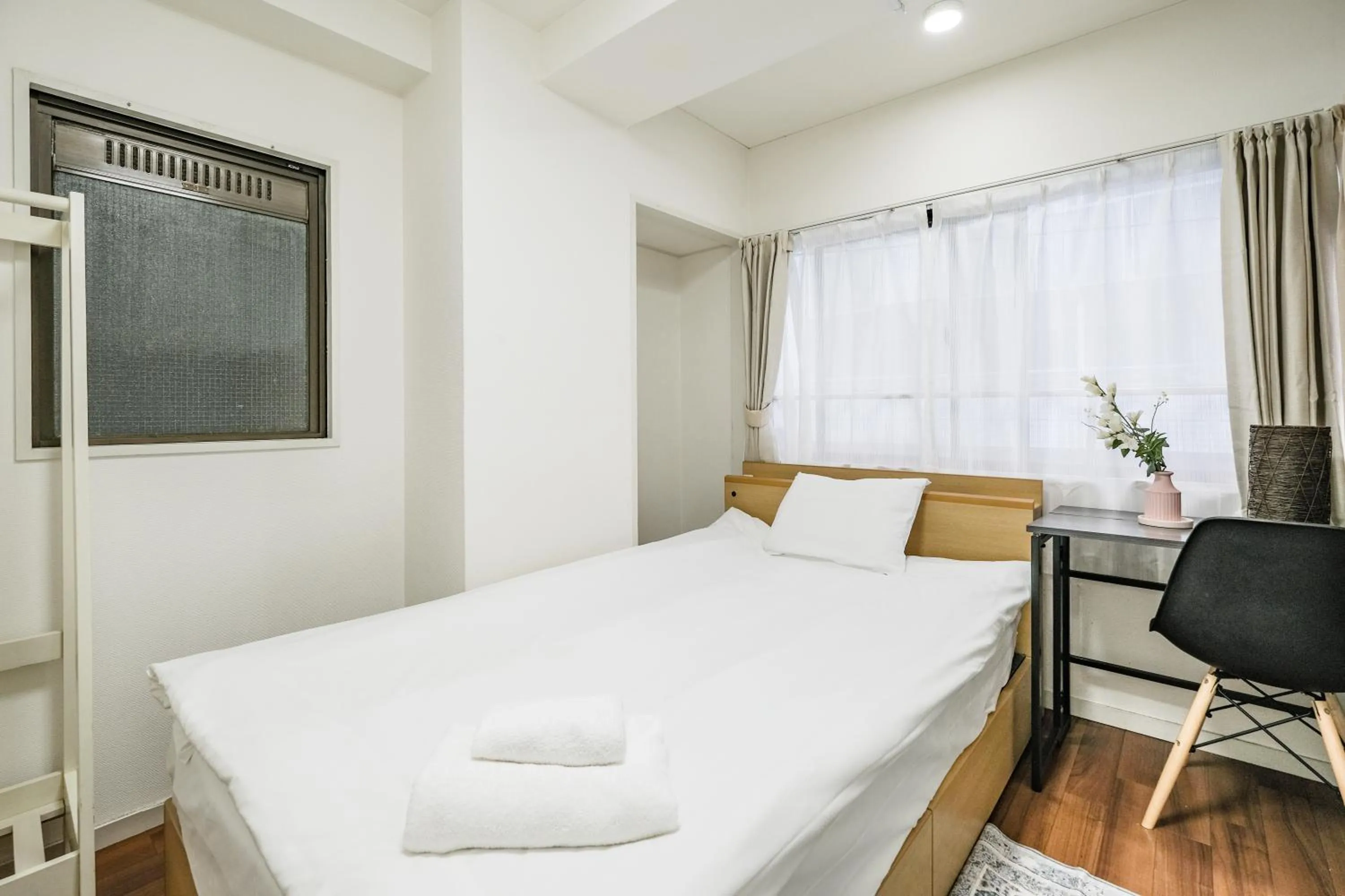 Bed in Ikebukuro La Rêve House