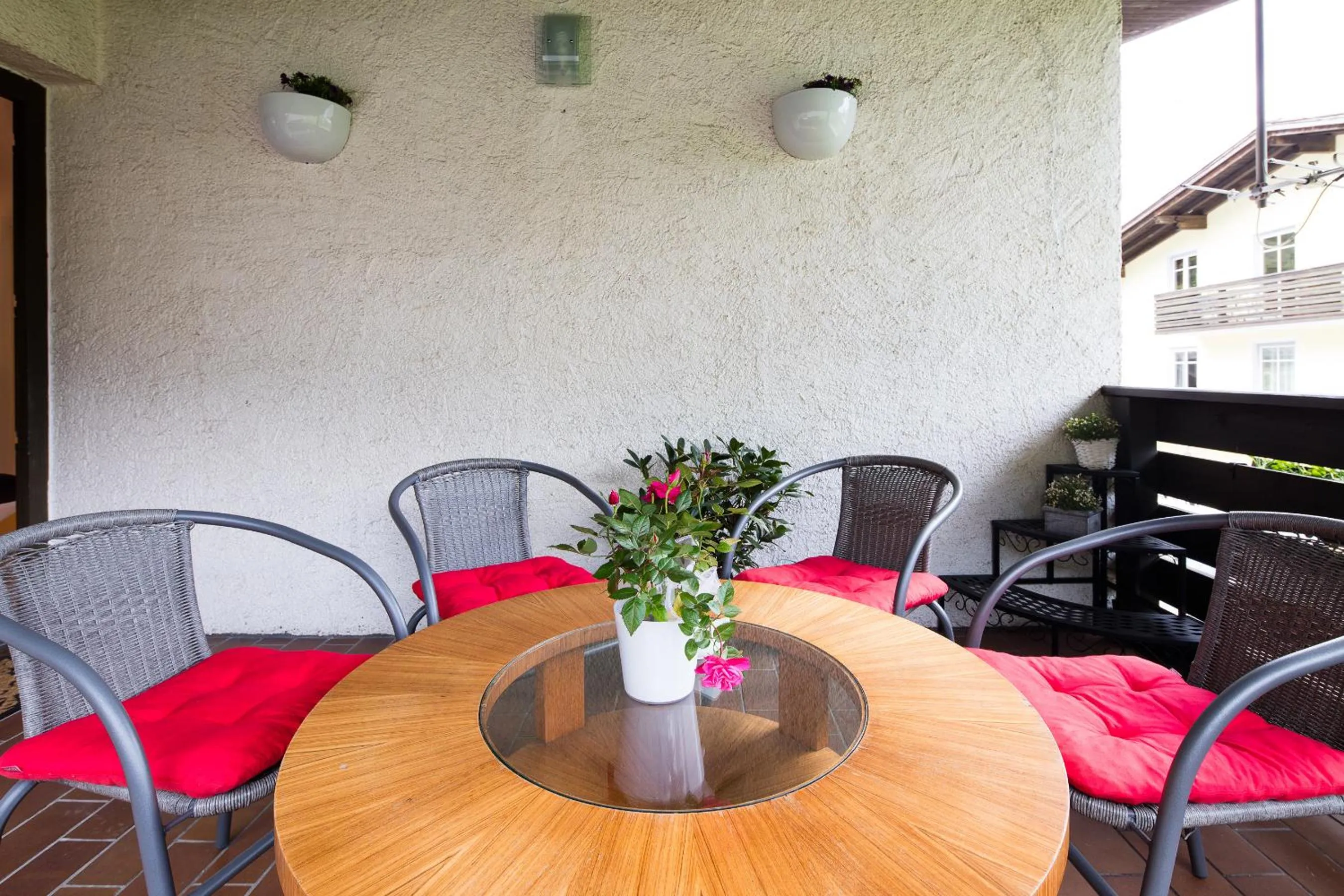 Day in W & S Executive Apartments - Hallstatt I