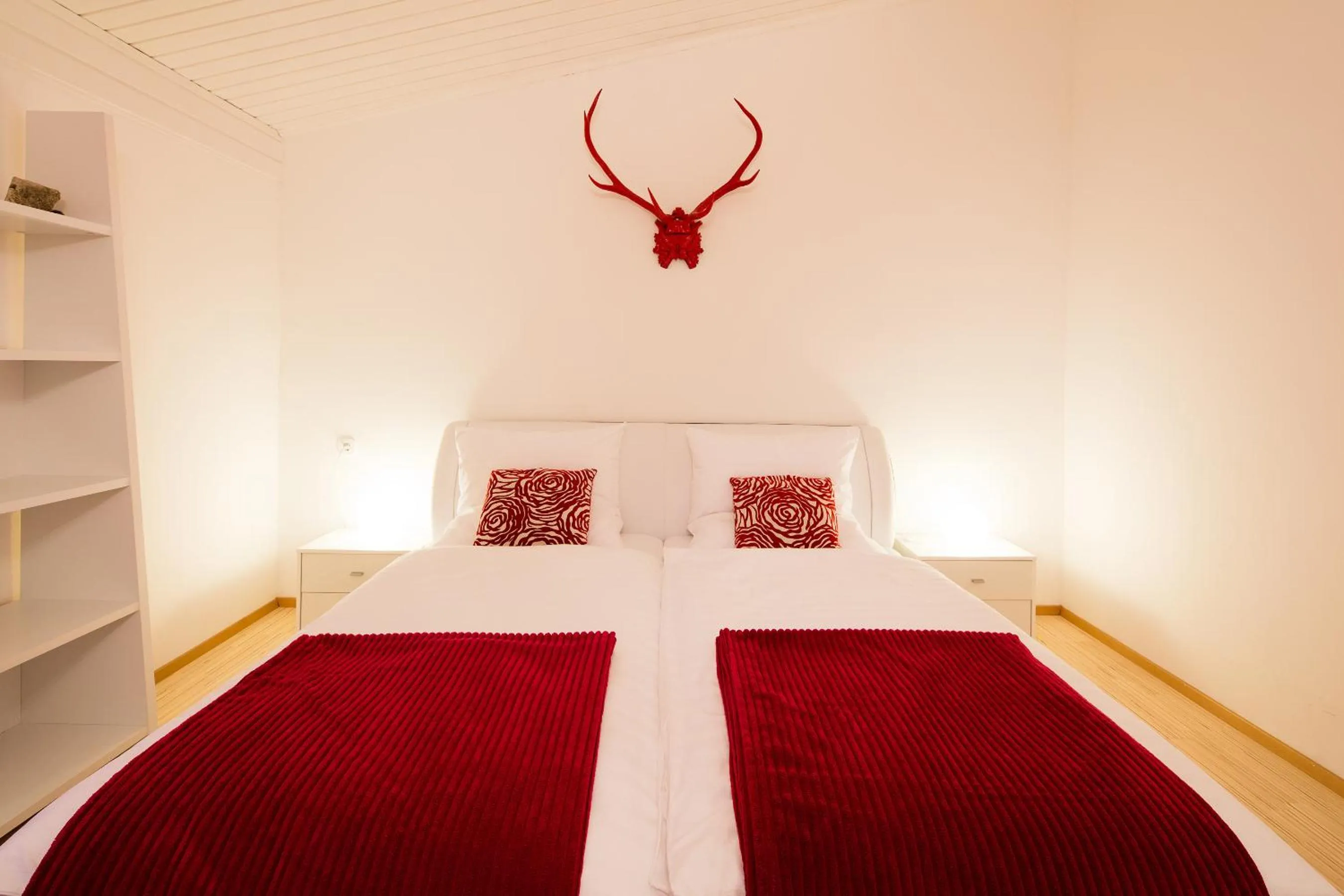 Photo of the whole room, Bed in W & S Executive Apartments - Hallstatt I