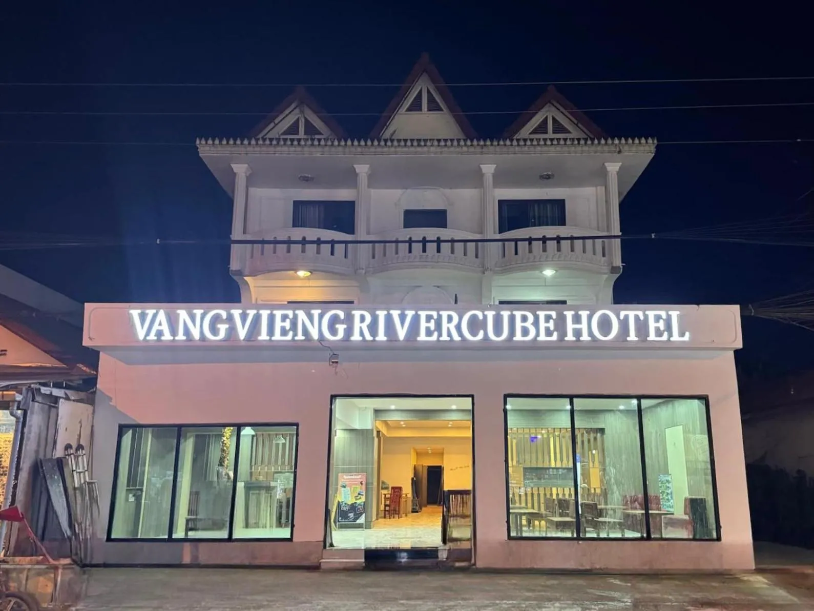 Vang Vieng Rivercube Hotel