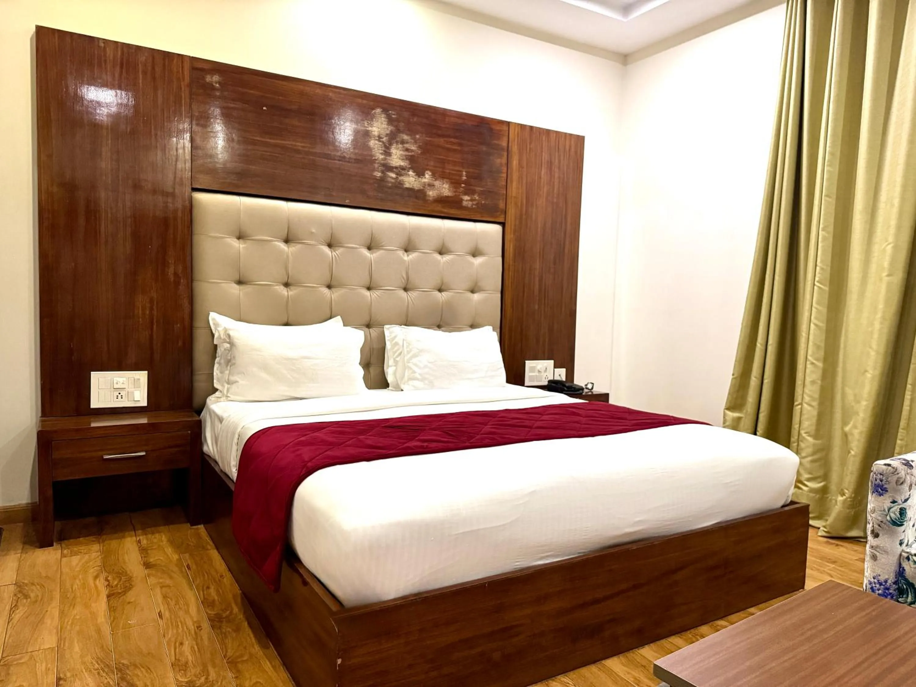 Bed in Hotel Bahl Regency
