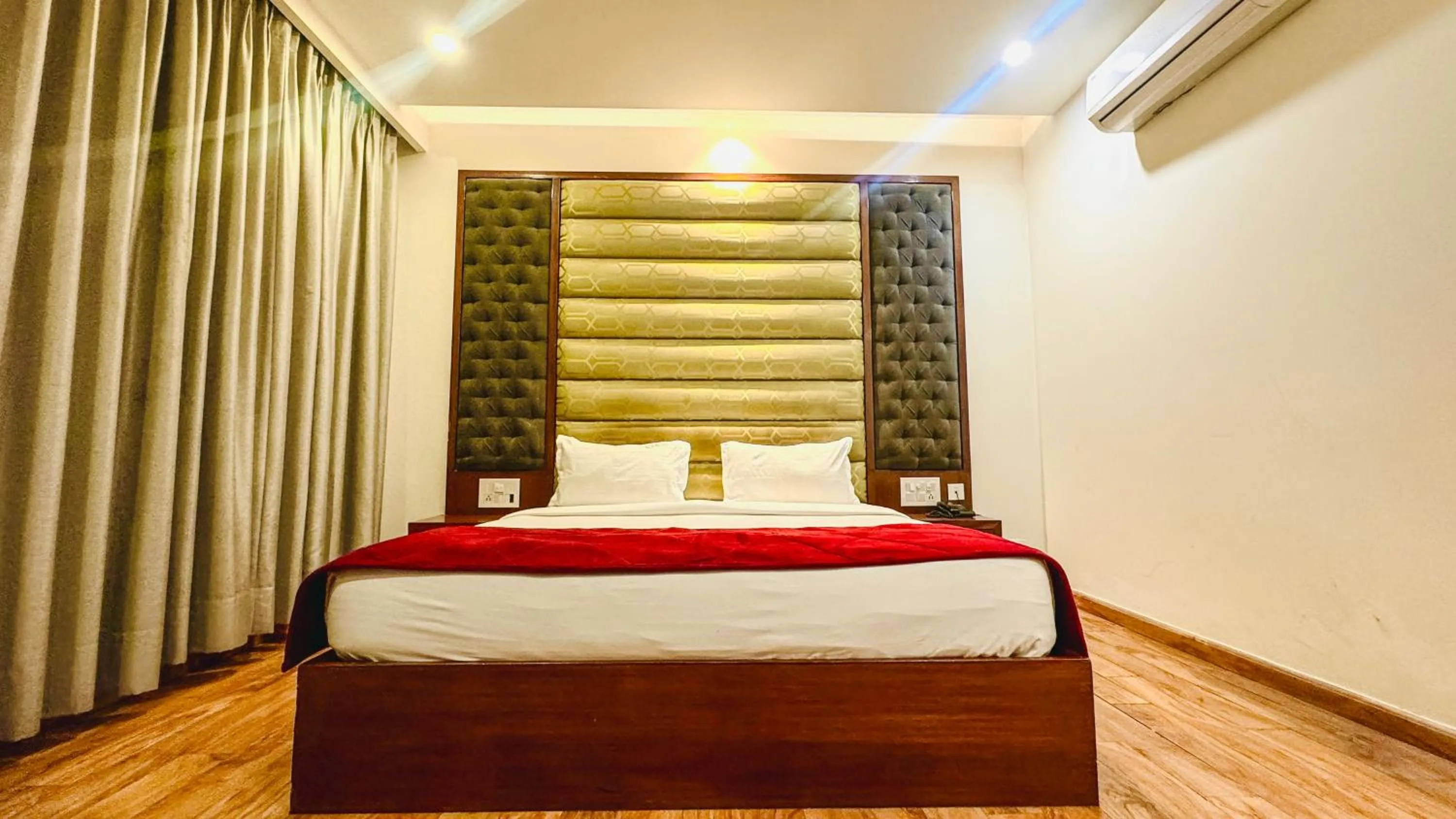 Bed in Hotel Bahl Regency