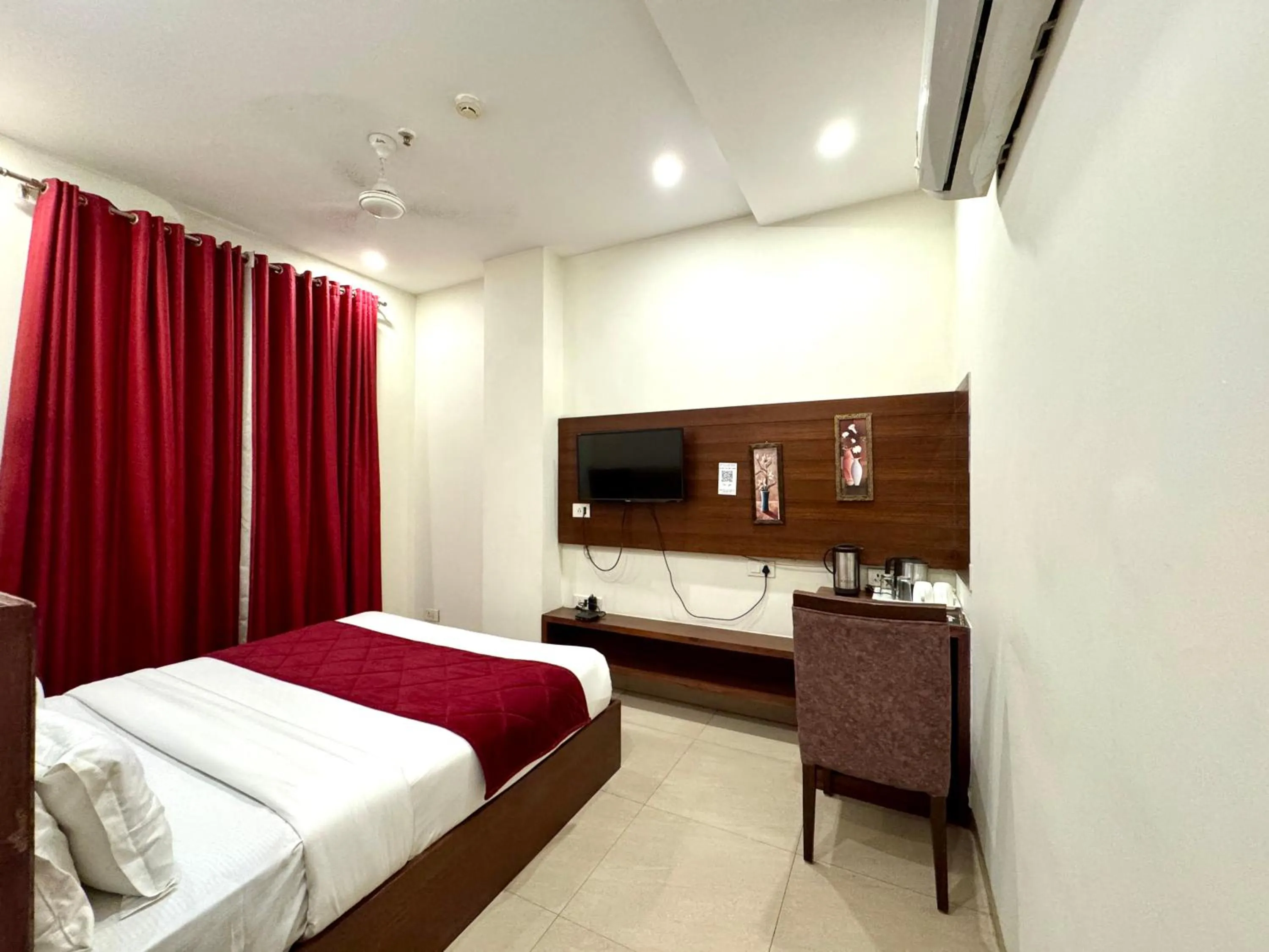 Bed in Hotel Bahl Regency