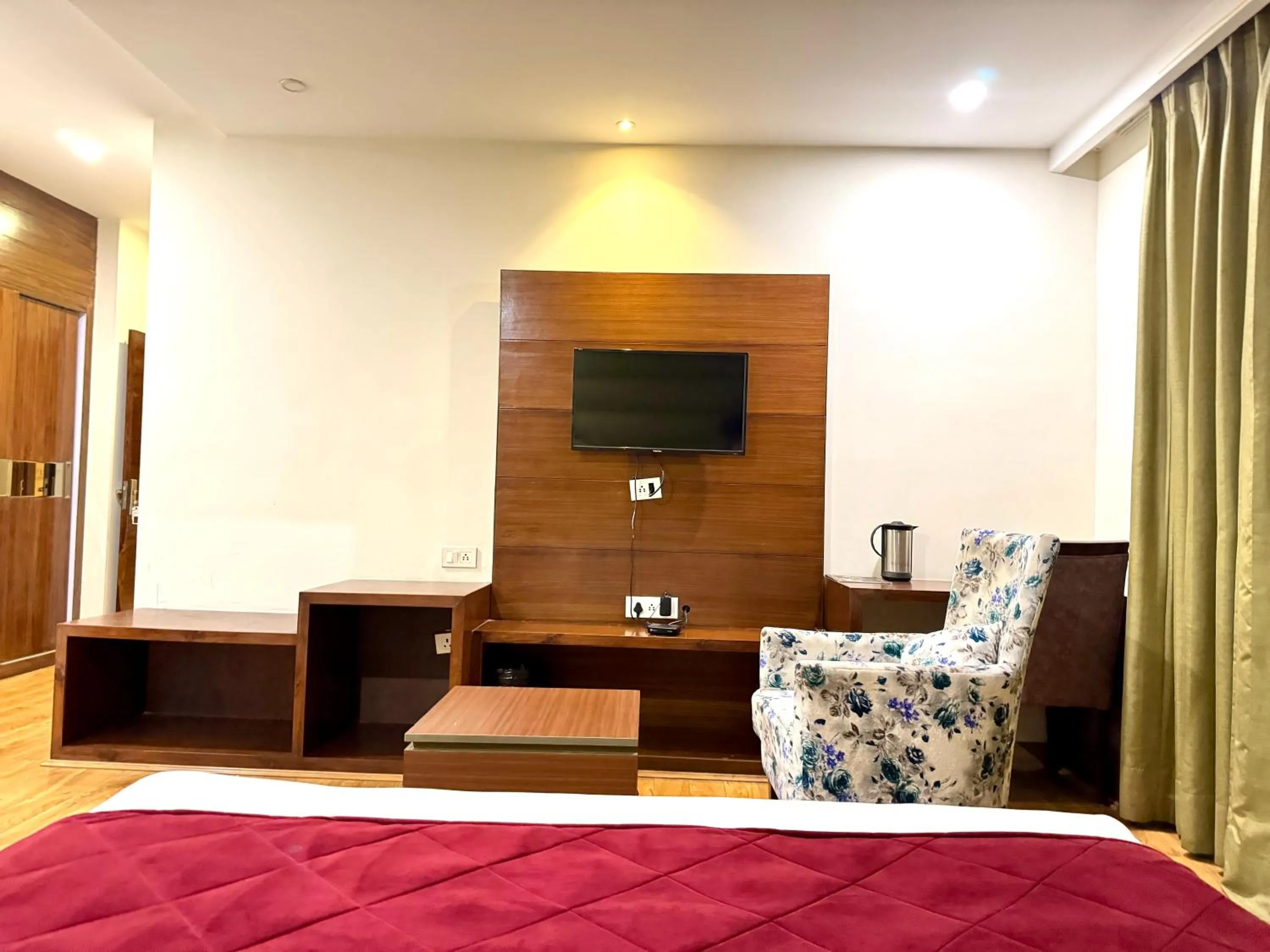 Bed in Hotel Bahl Regency