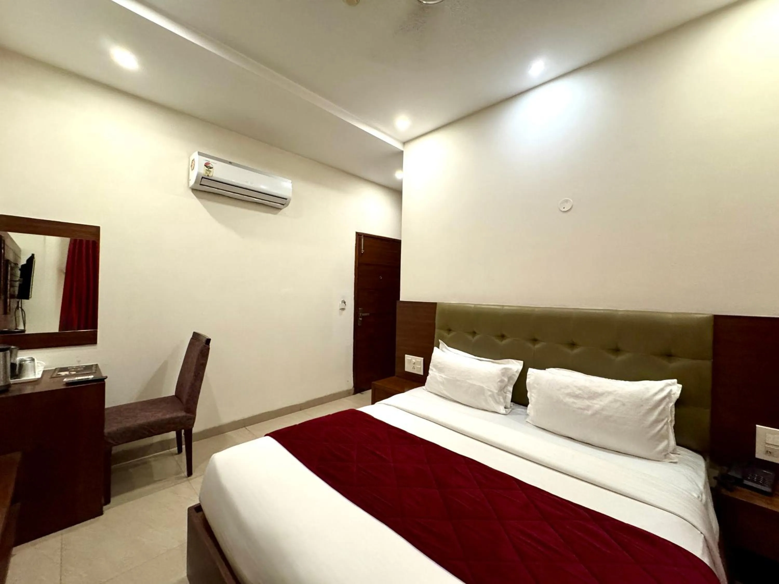 Bed in Hotel Bahl Regency