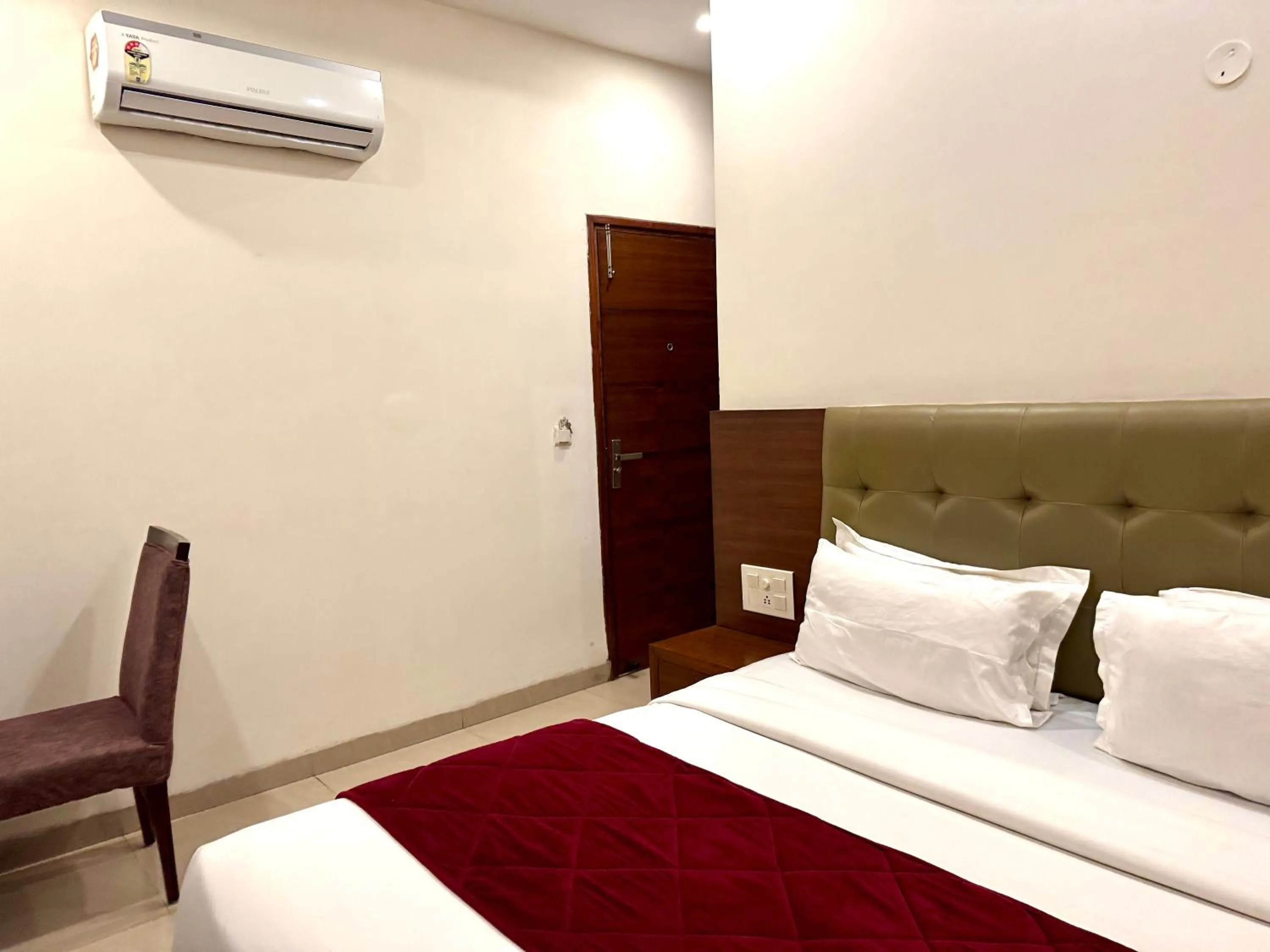 Photo of the whole room, Bed in Hotel Bahl Regency