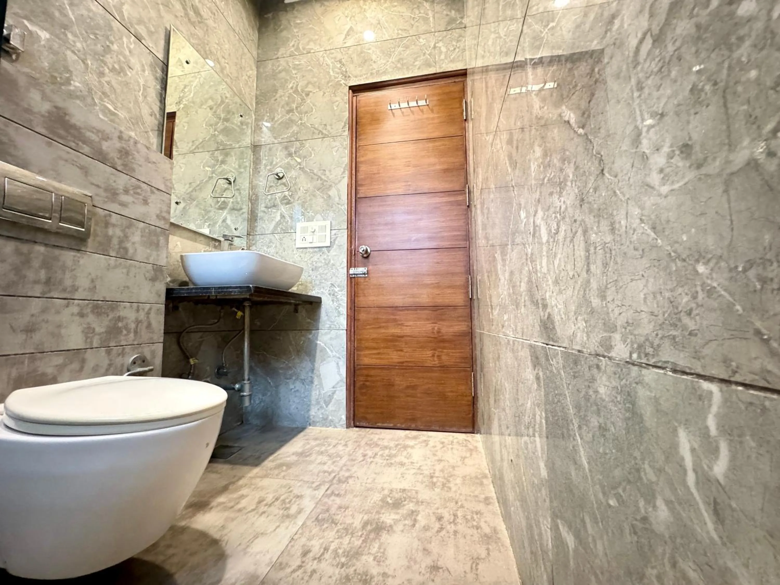 Toilet in Hotel Bahl Regency