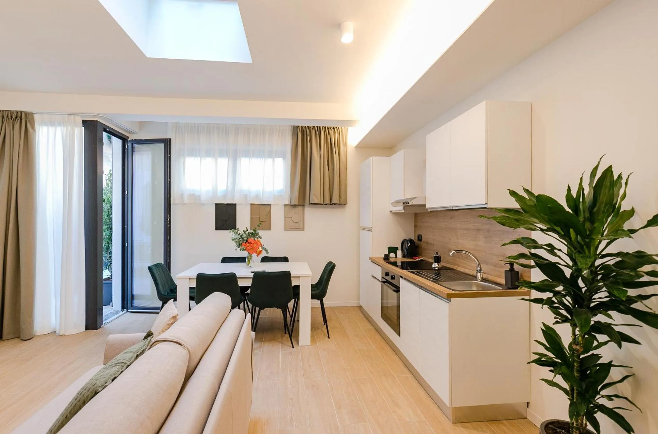 Kitchen or kitchenette in Aiello Hotels - CityLife Apartments